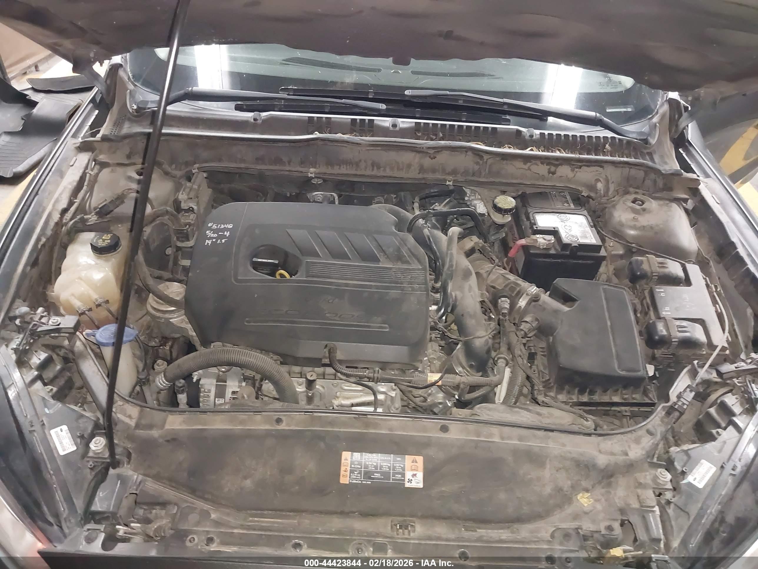 FORD FUSION image 10