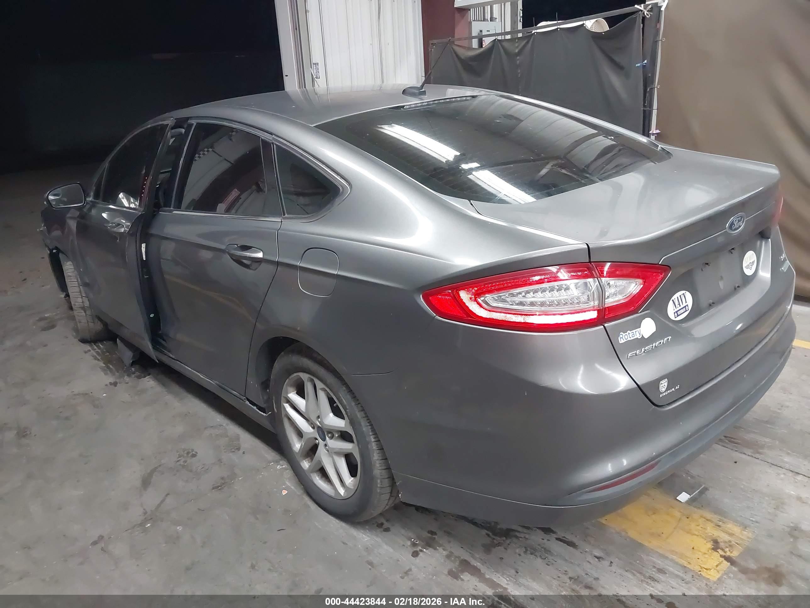 FORD FUSION image 3