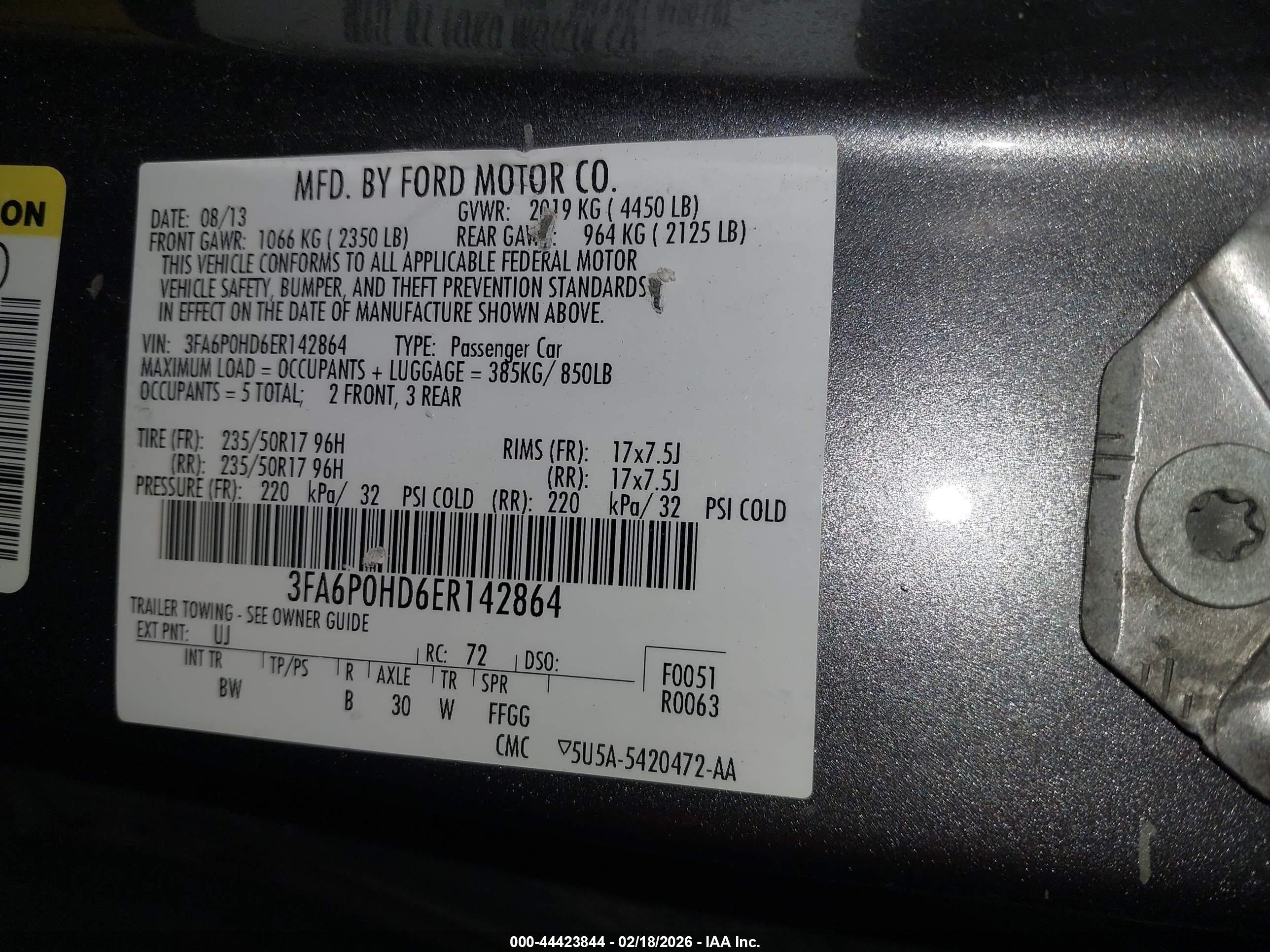 FORD FUSION image 9