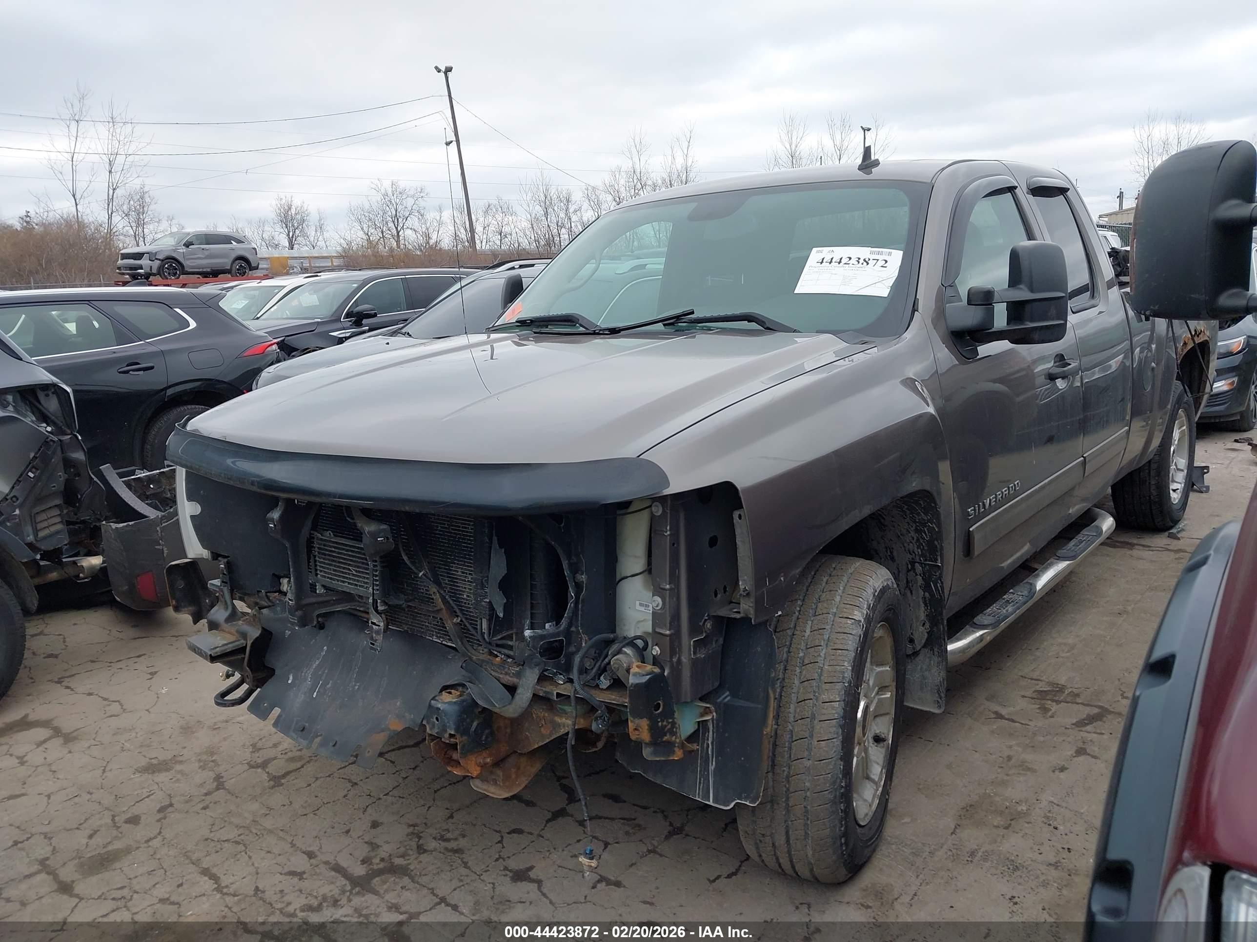 CHEVROLET SILVERADO image 2