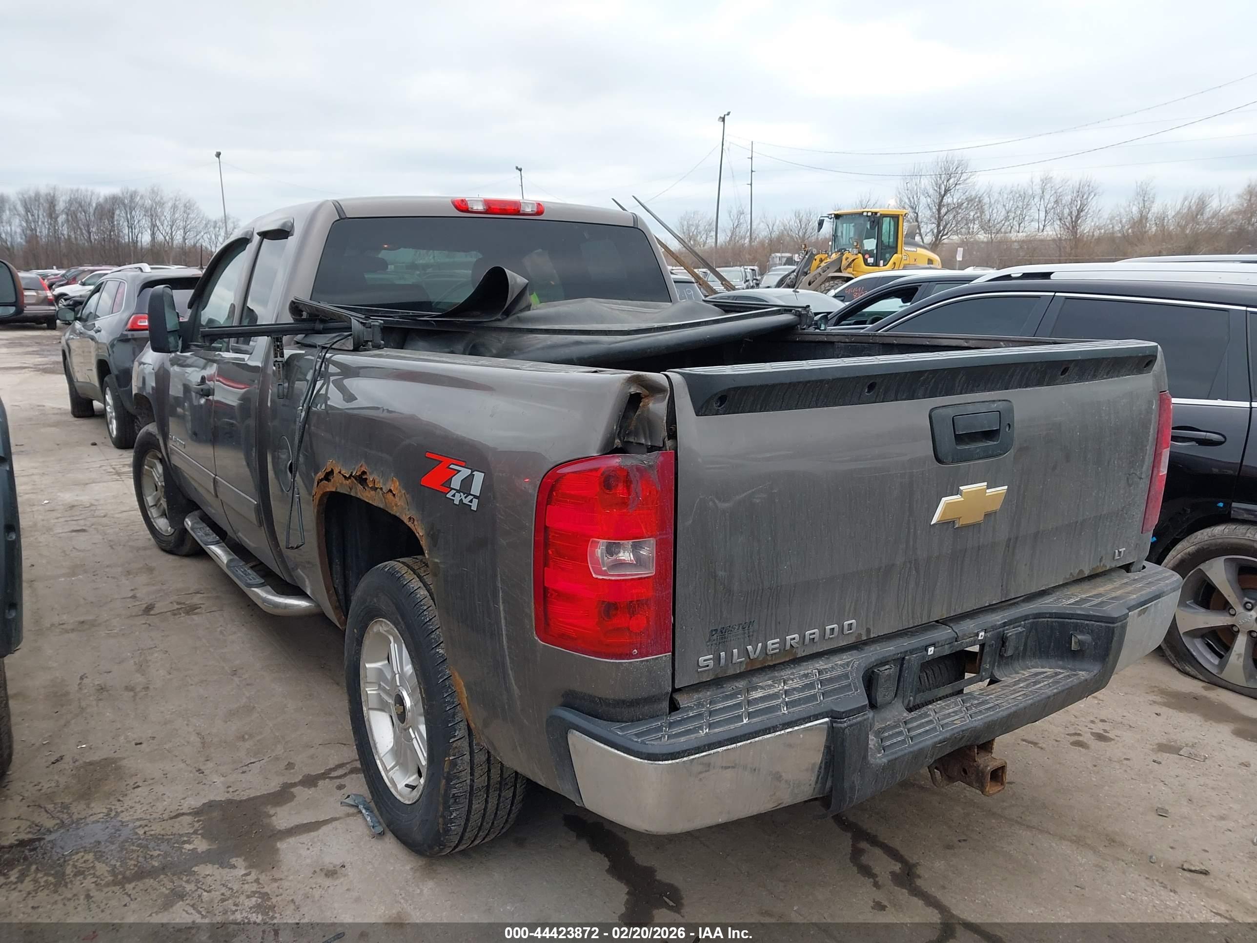 CHEVROLET SILVERADO image 3
