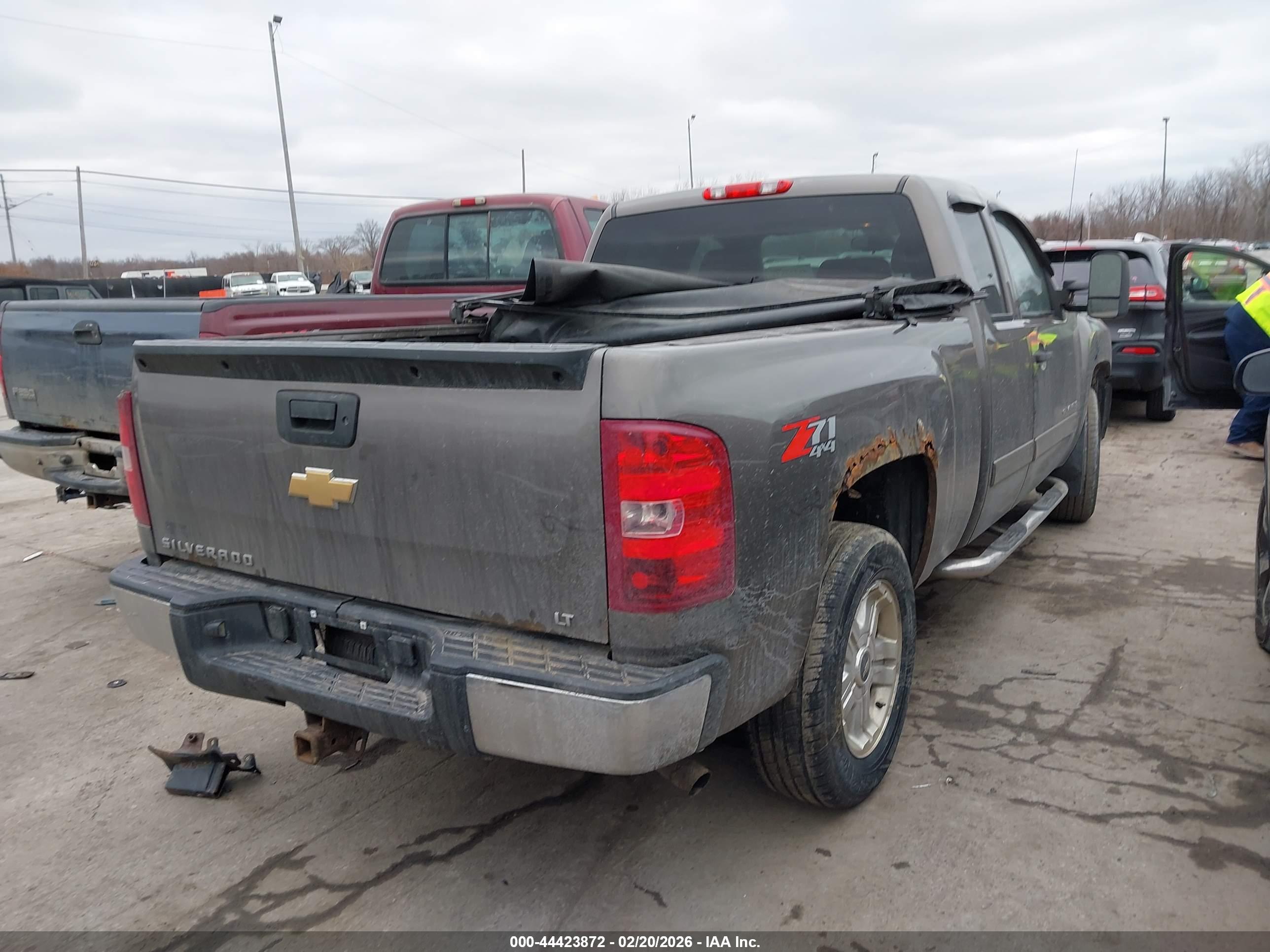 CHEVROLET SILVERADO image 4
