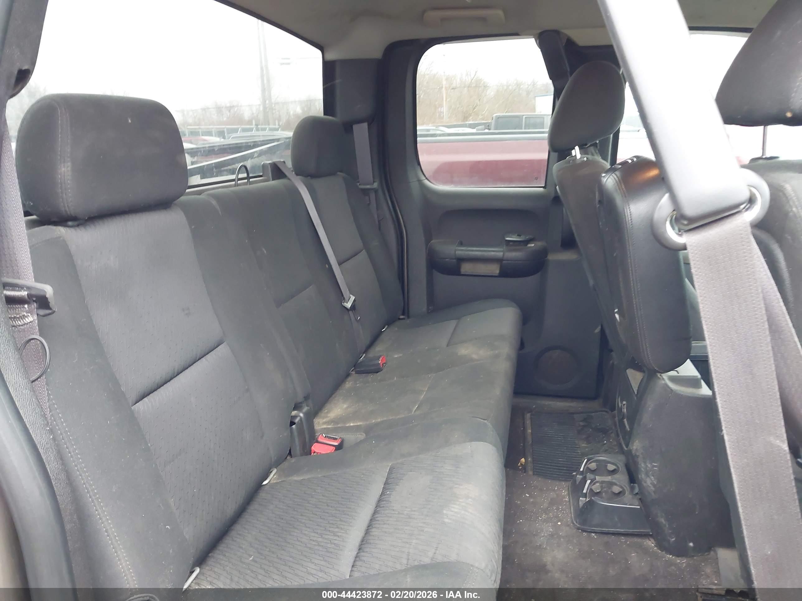 CHEVROLET SILVERADO image 8
