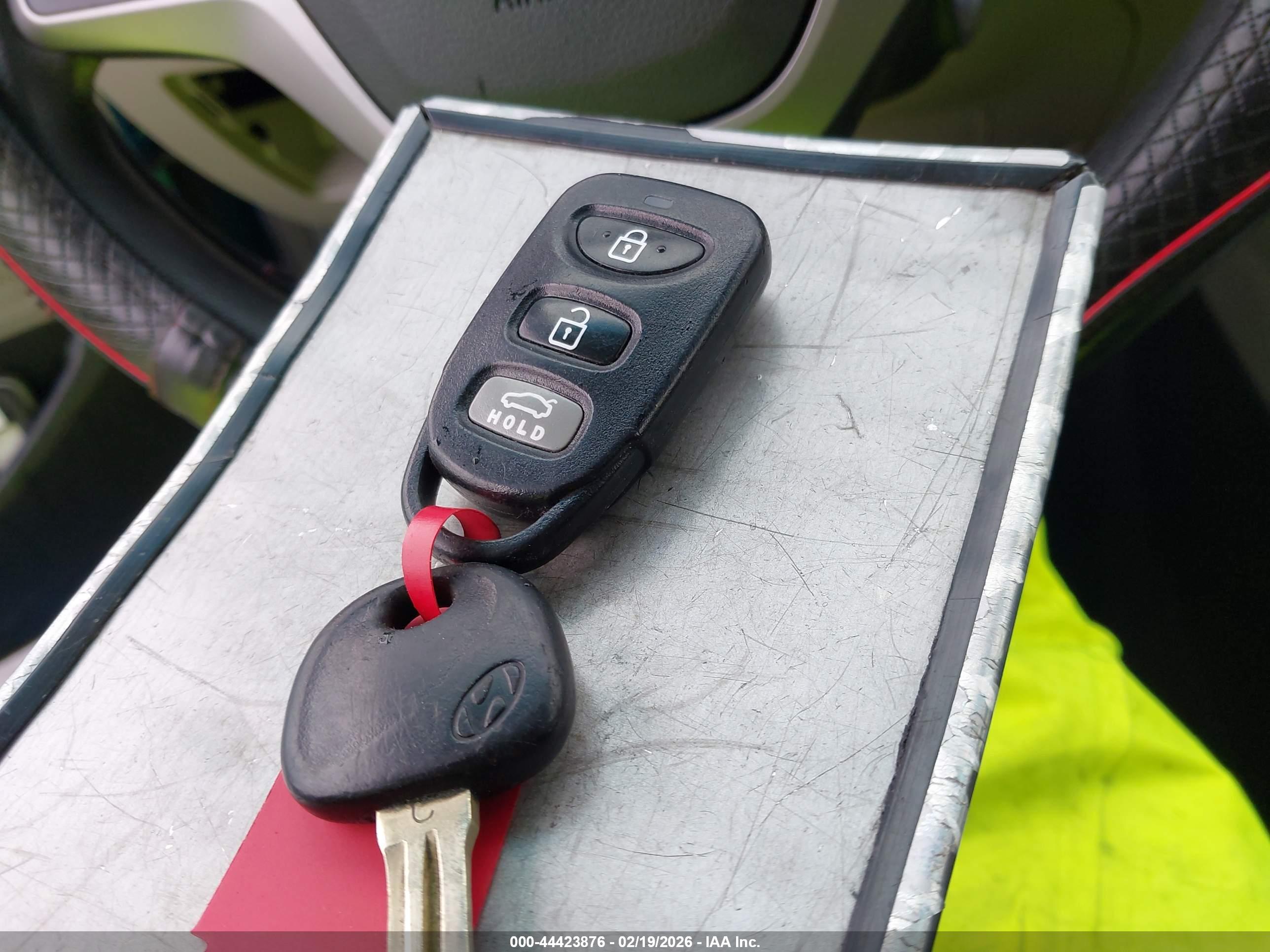 HYUNDAI ELANTRA image 11