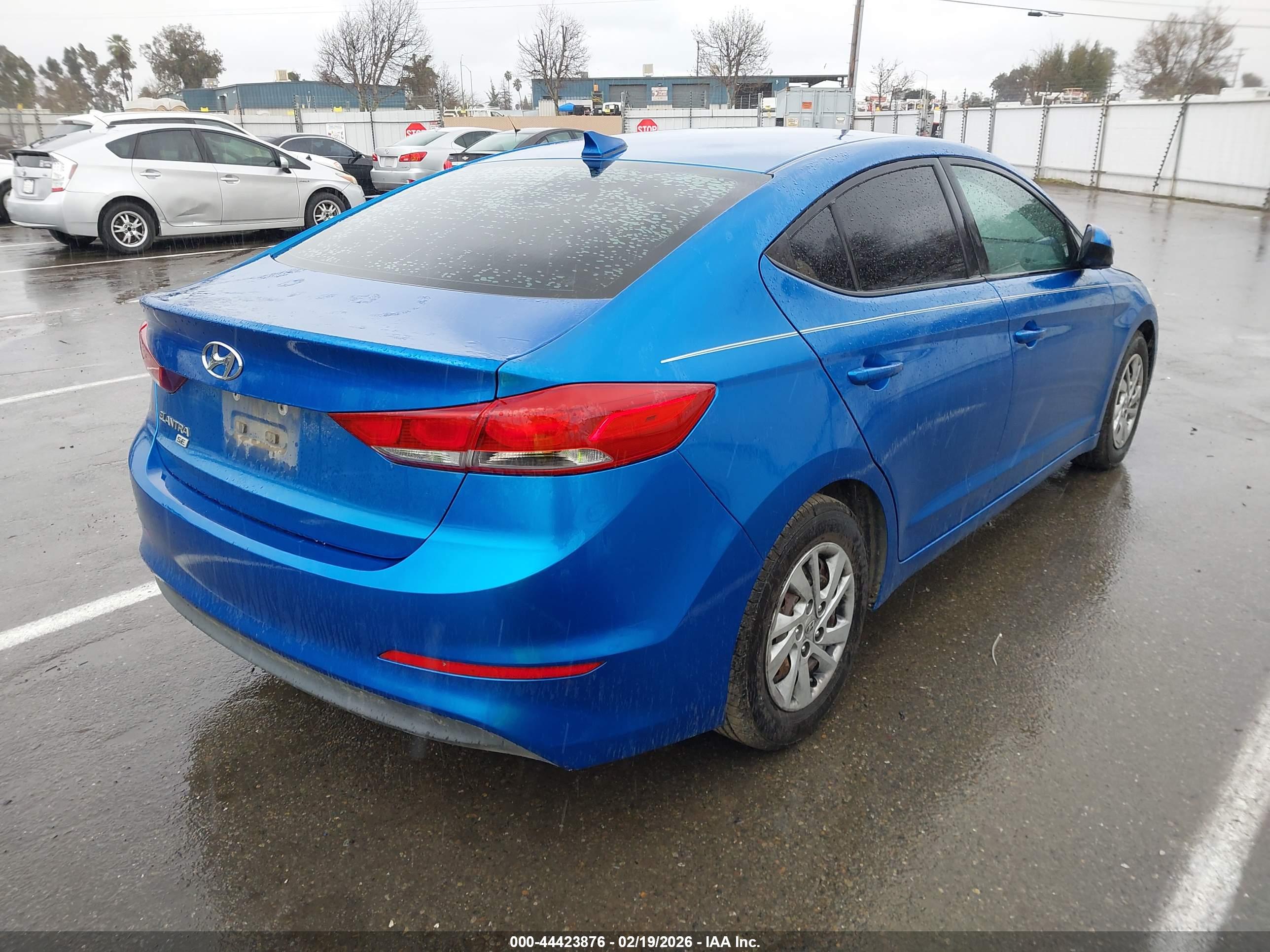 HYUNDAI ELANTRA image 4