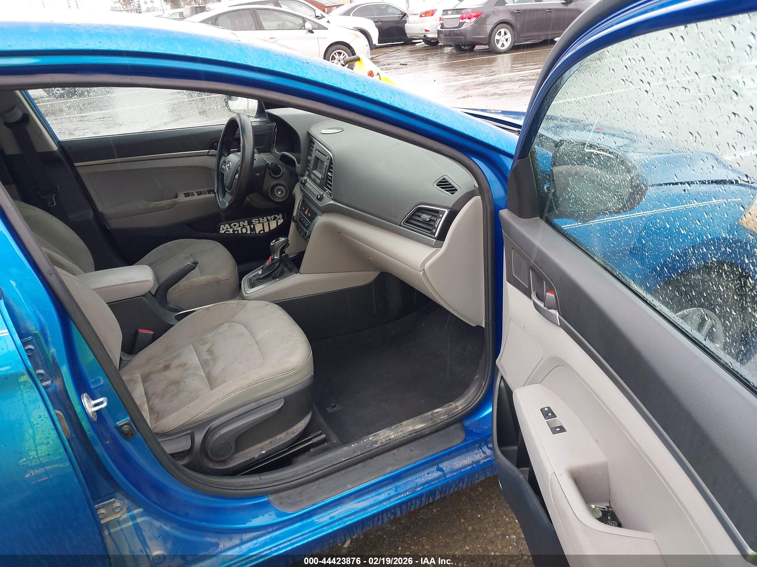 HYUNDAI ELANTRA image 5