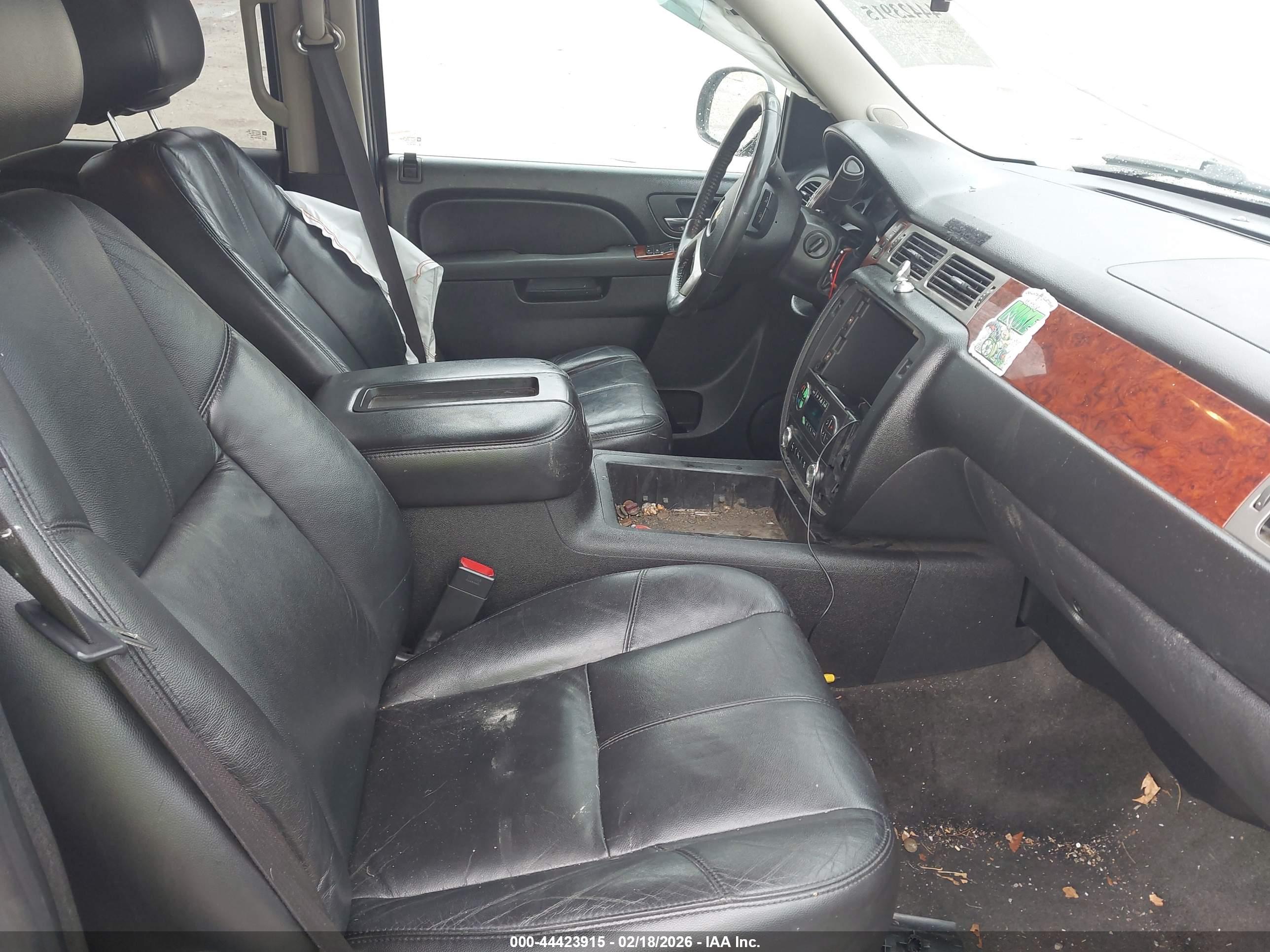 CHEVROLET TAHOE image 5