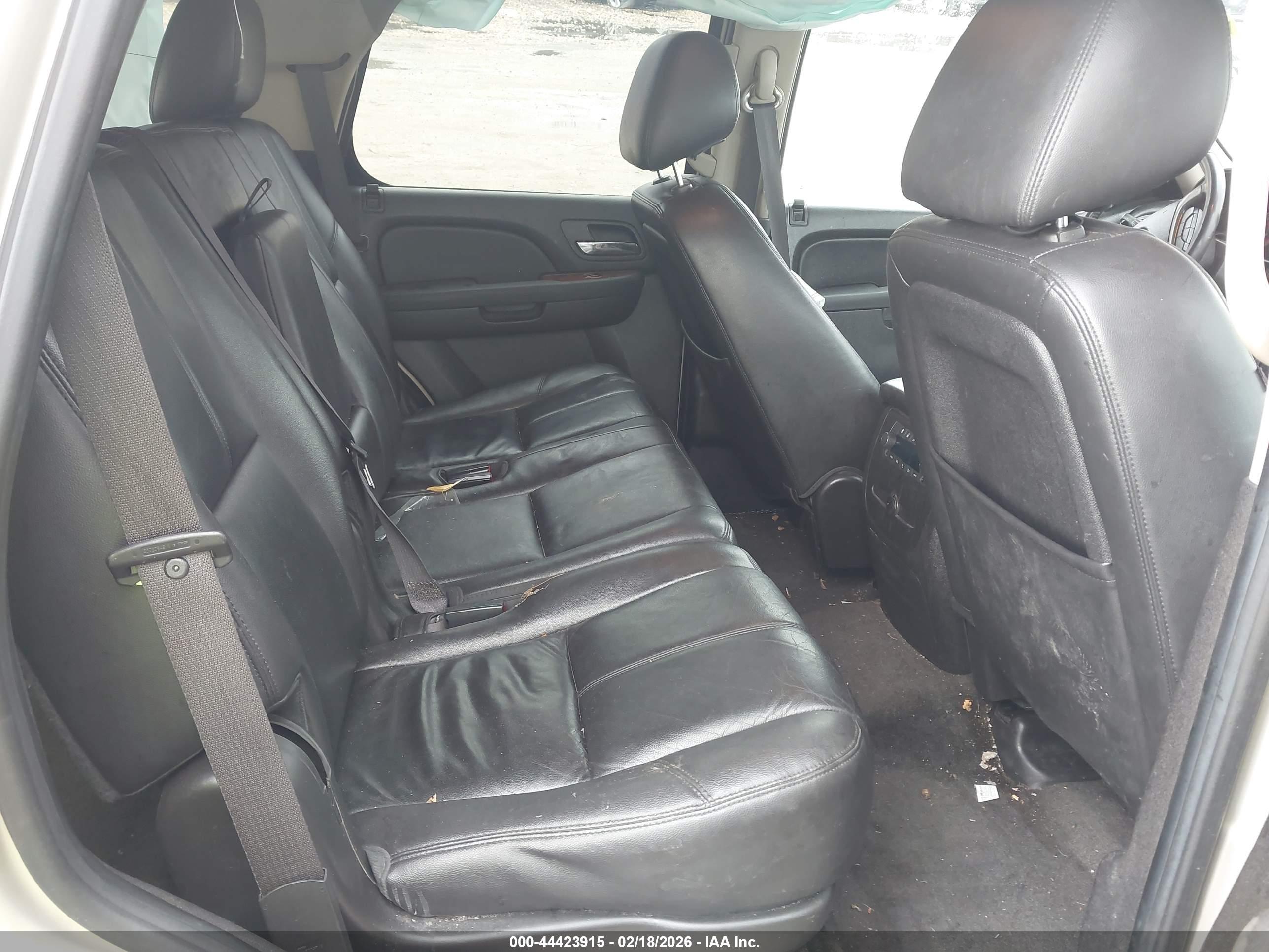 CHEVROLET TAHOE image 8
