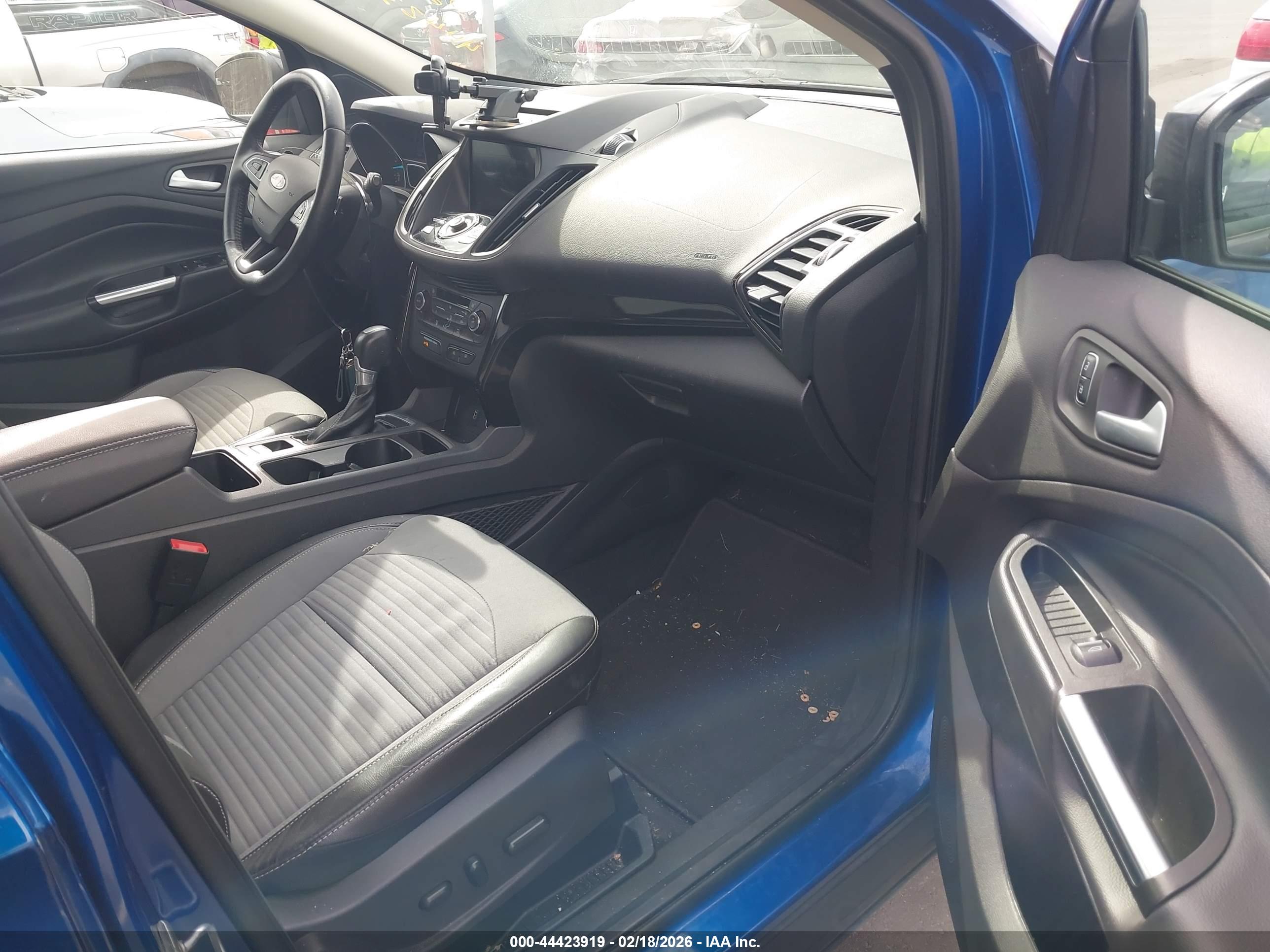 FORD ESCAPE image 5