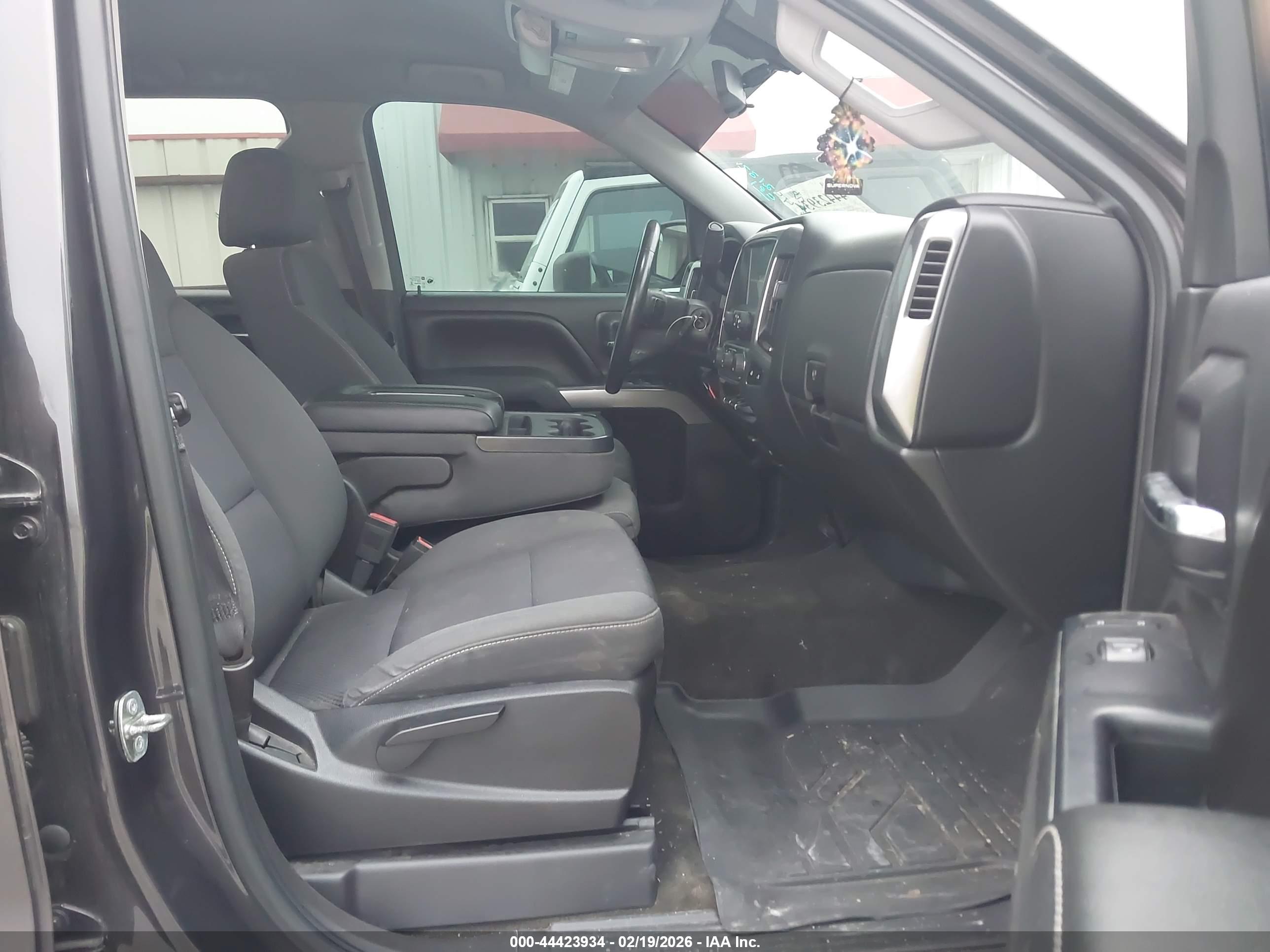 CHEVROLET SILVERADO image 5