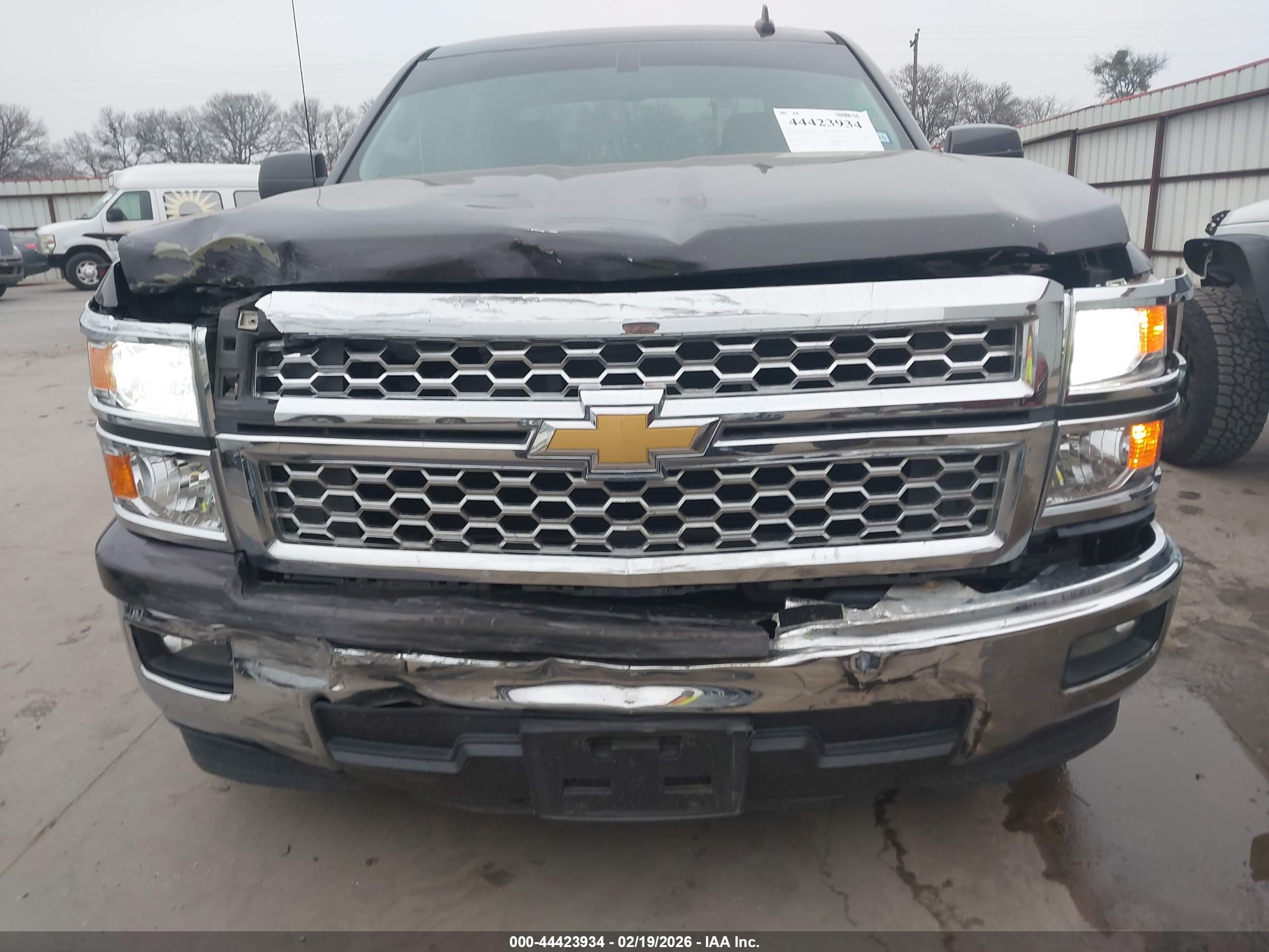 CHEVROLET SILVERADO image 6