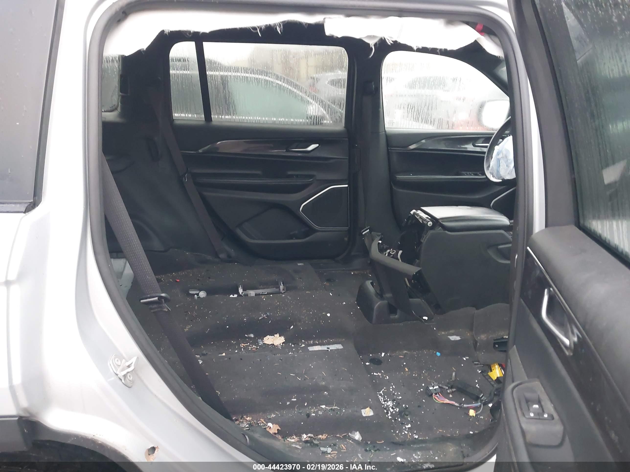 JEEP GRAND image 8