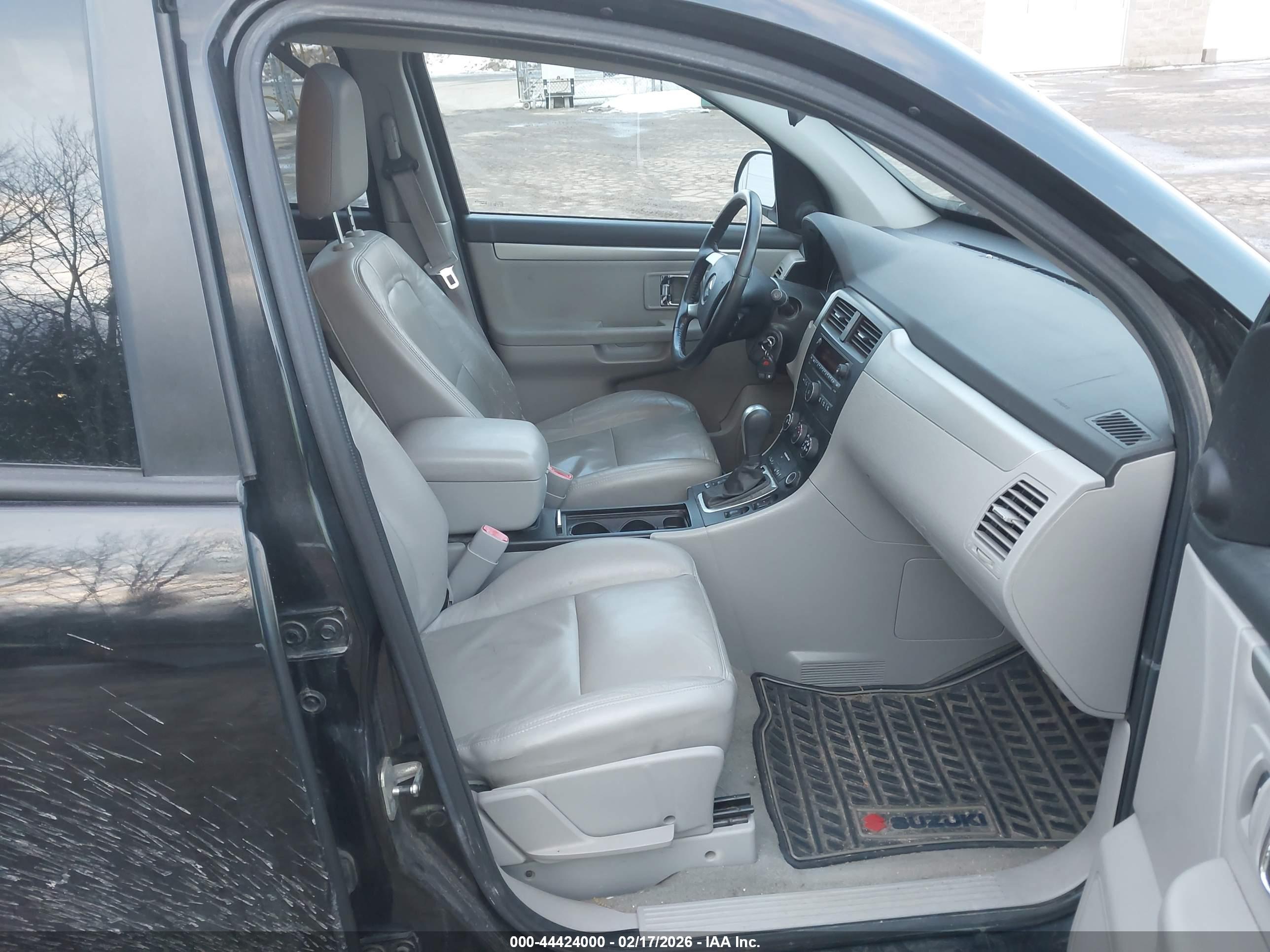 SUZUKI XL7 image 5