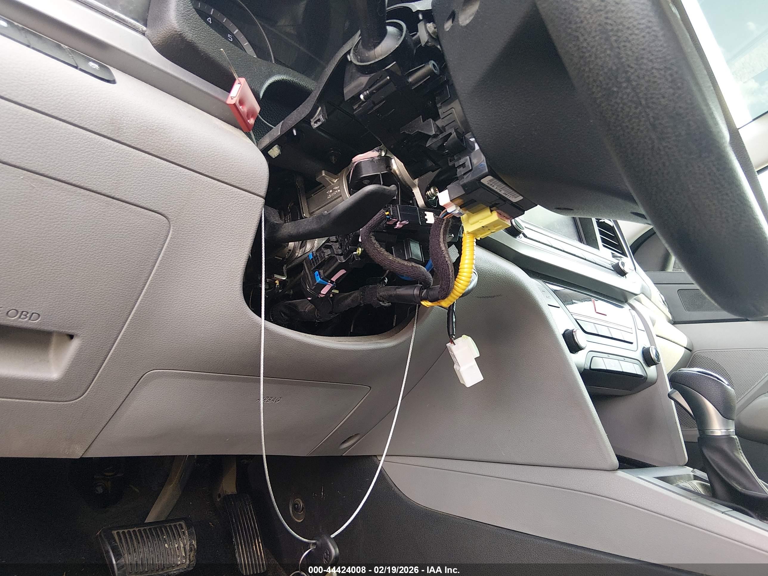 HYUNDAI ELANTRA image 6