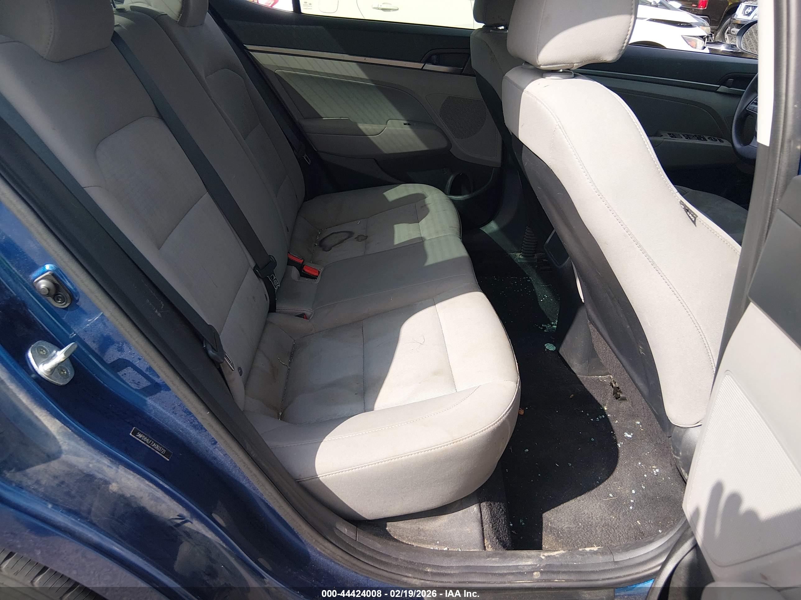 HYUNDAI ELANTRA image 8