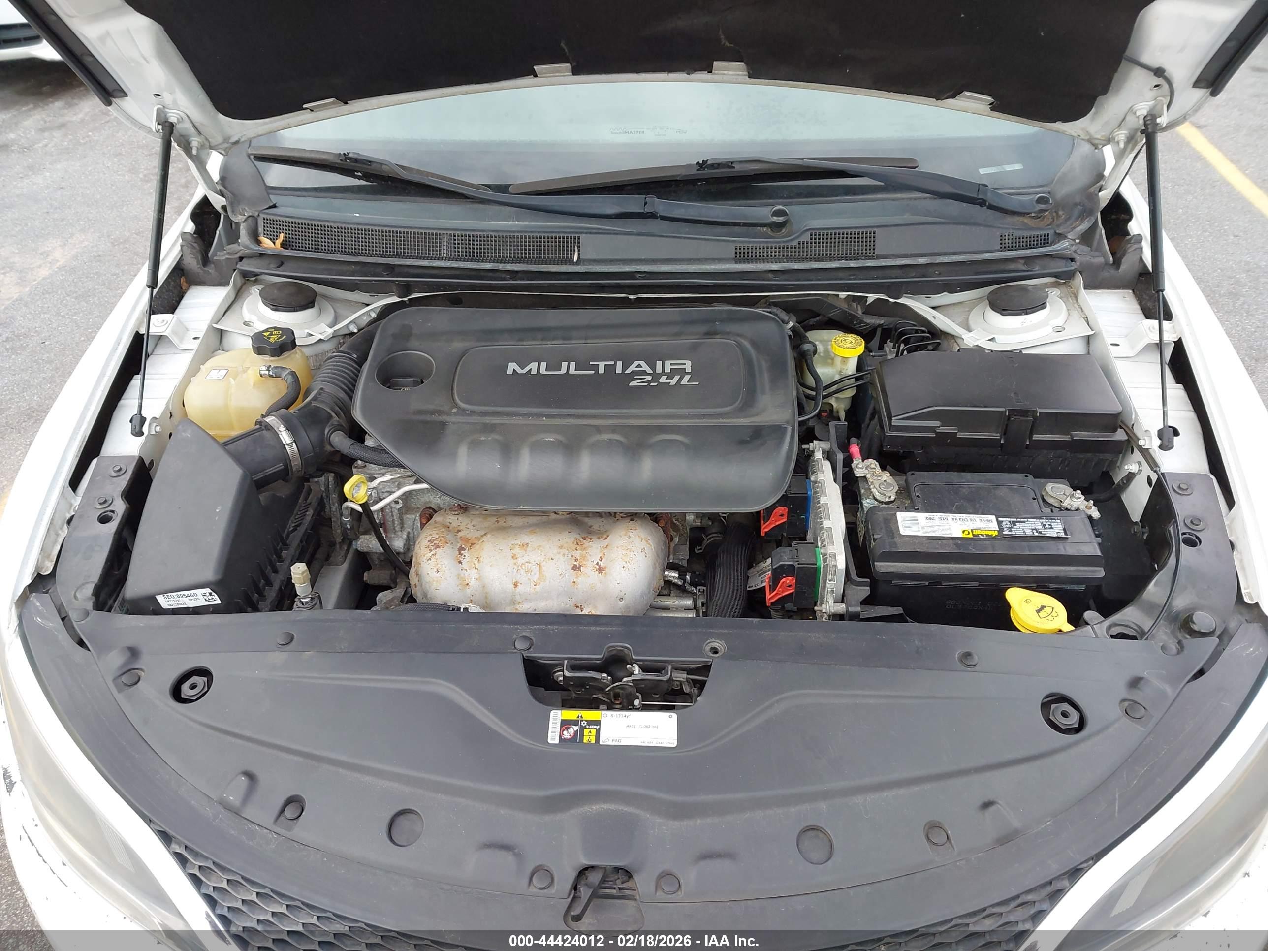 CHRYSLER 200 image 10