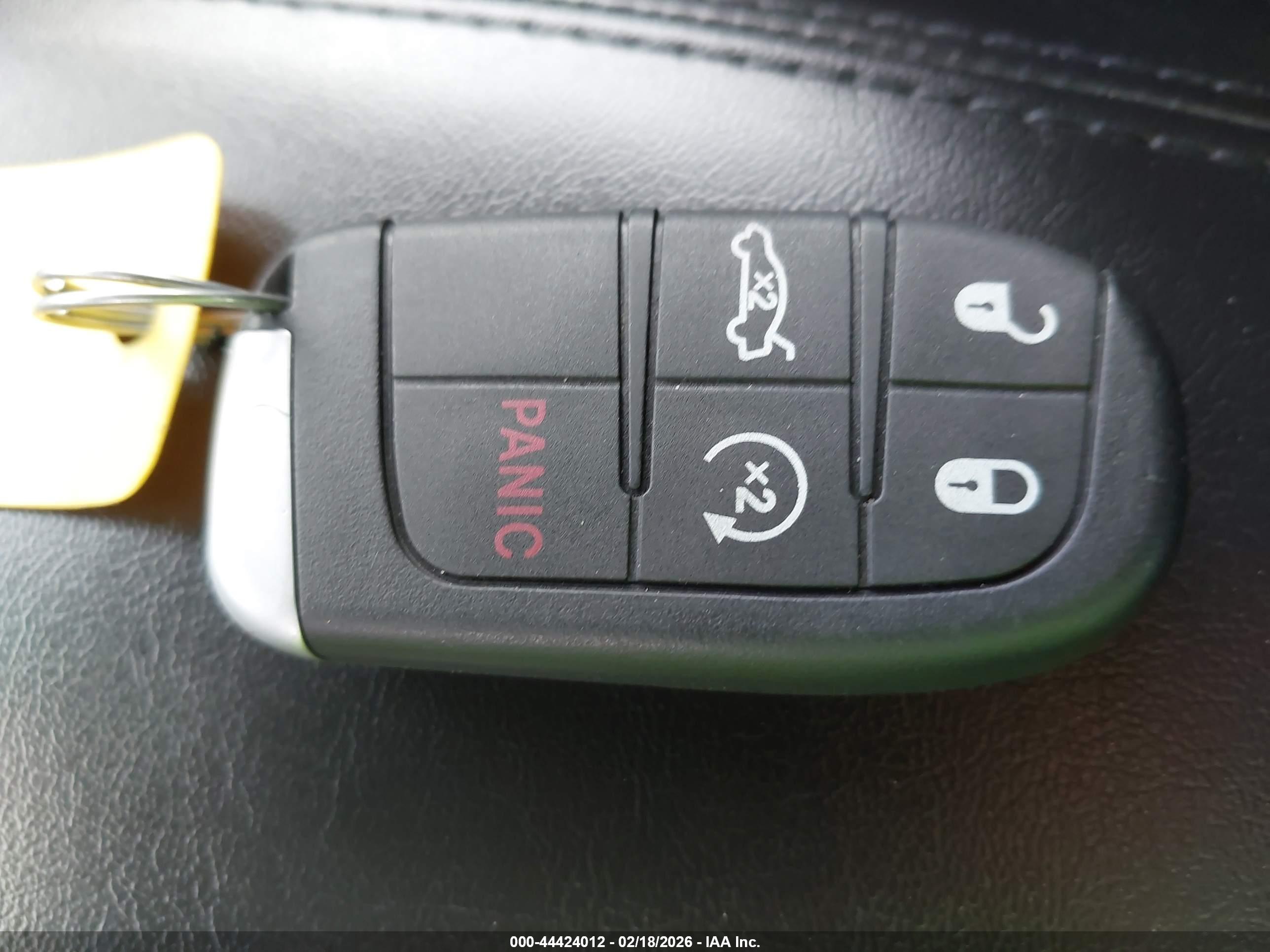 CHRYSLER 200 image 11