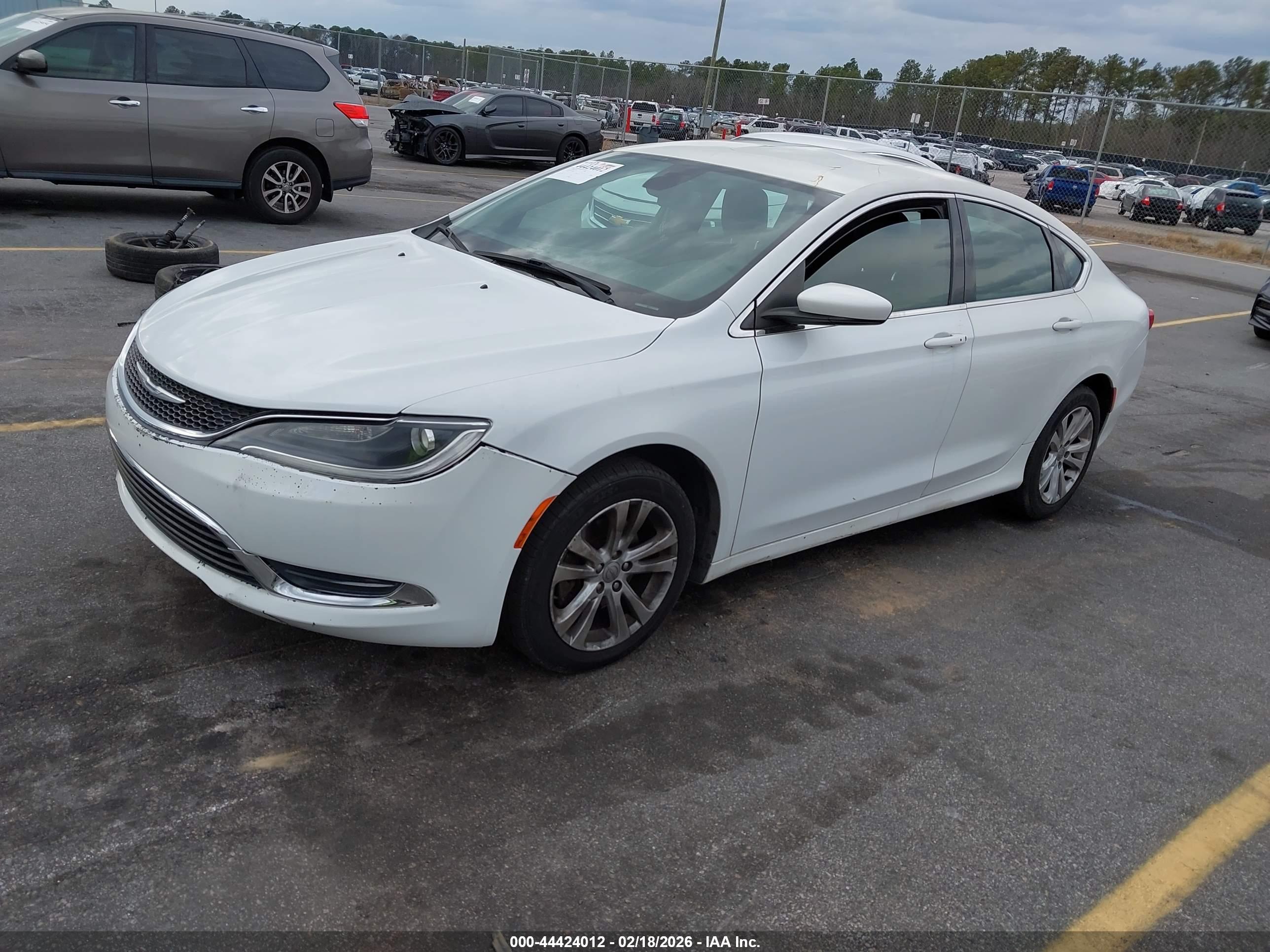 CHRYSLER 200 image 2