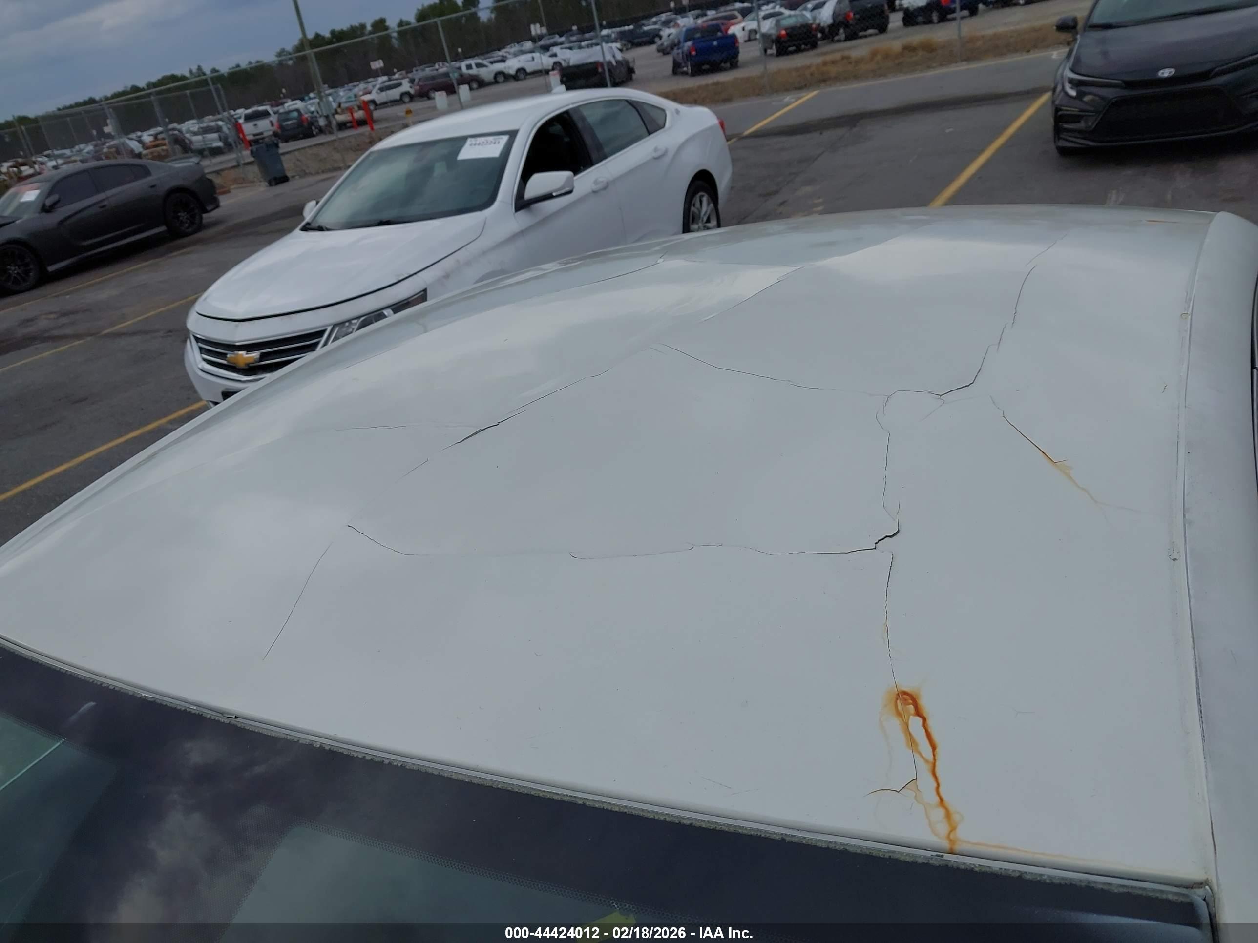 CHRYSLER 200 image 6
