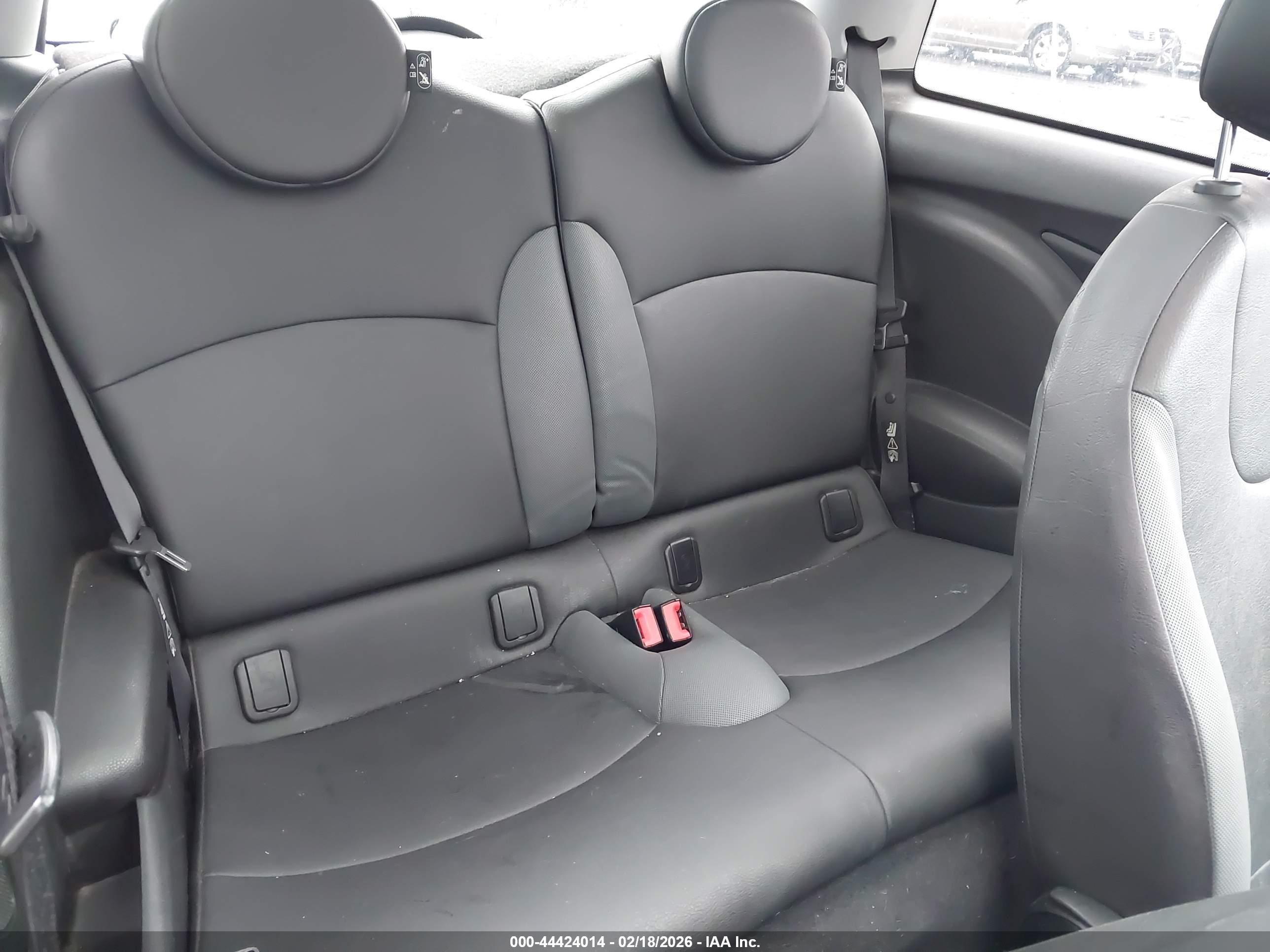 MINI COOPER image 8