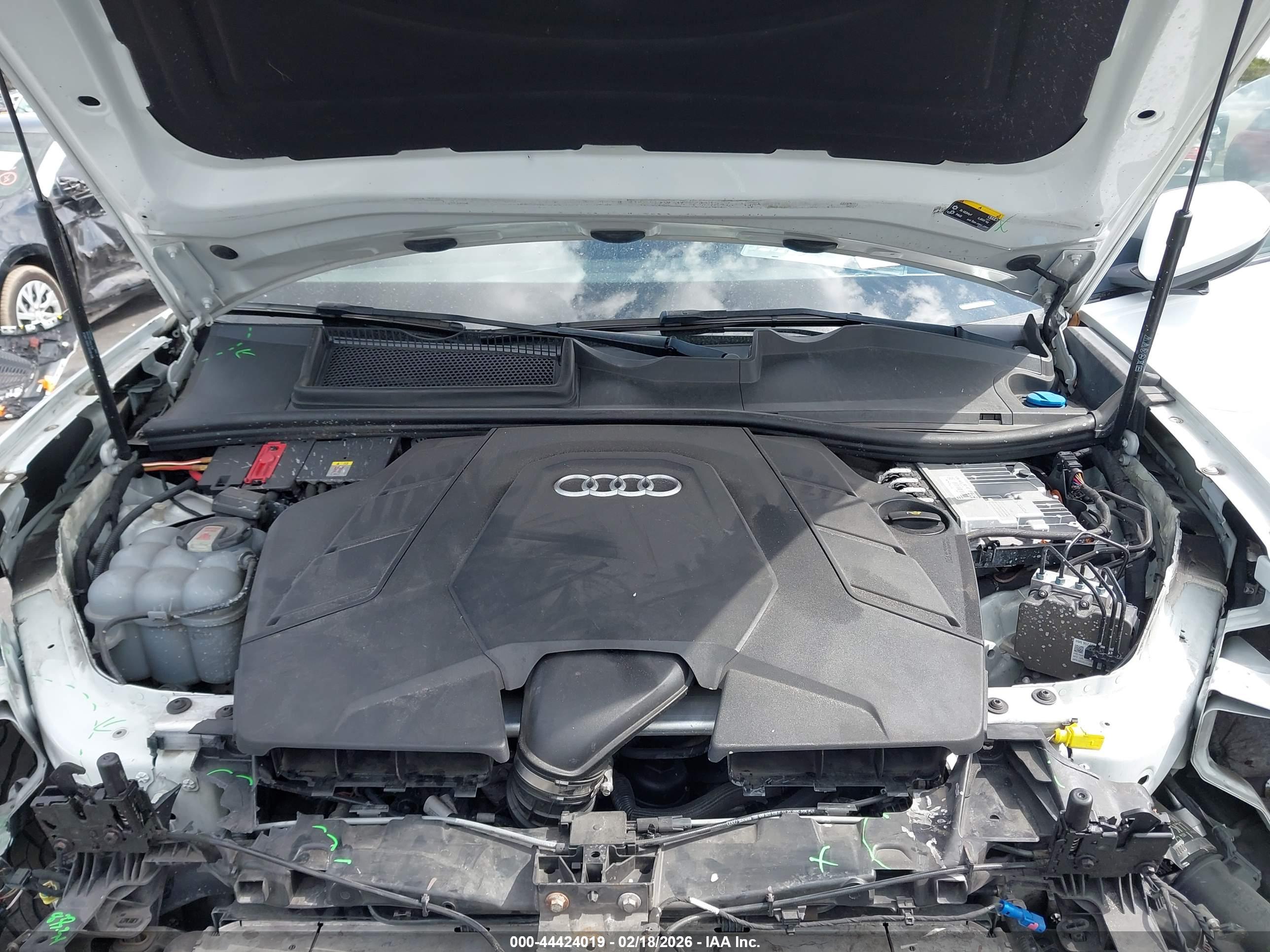 AUDI Q8 image 10