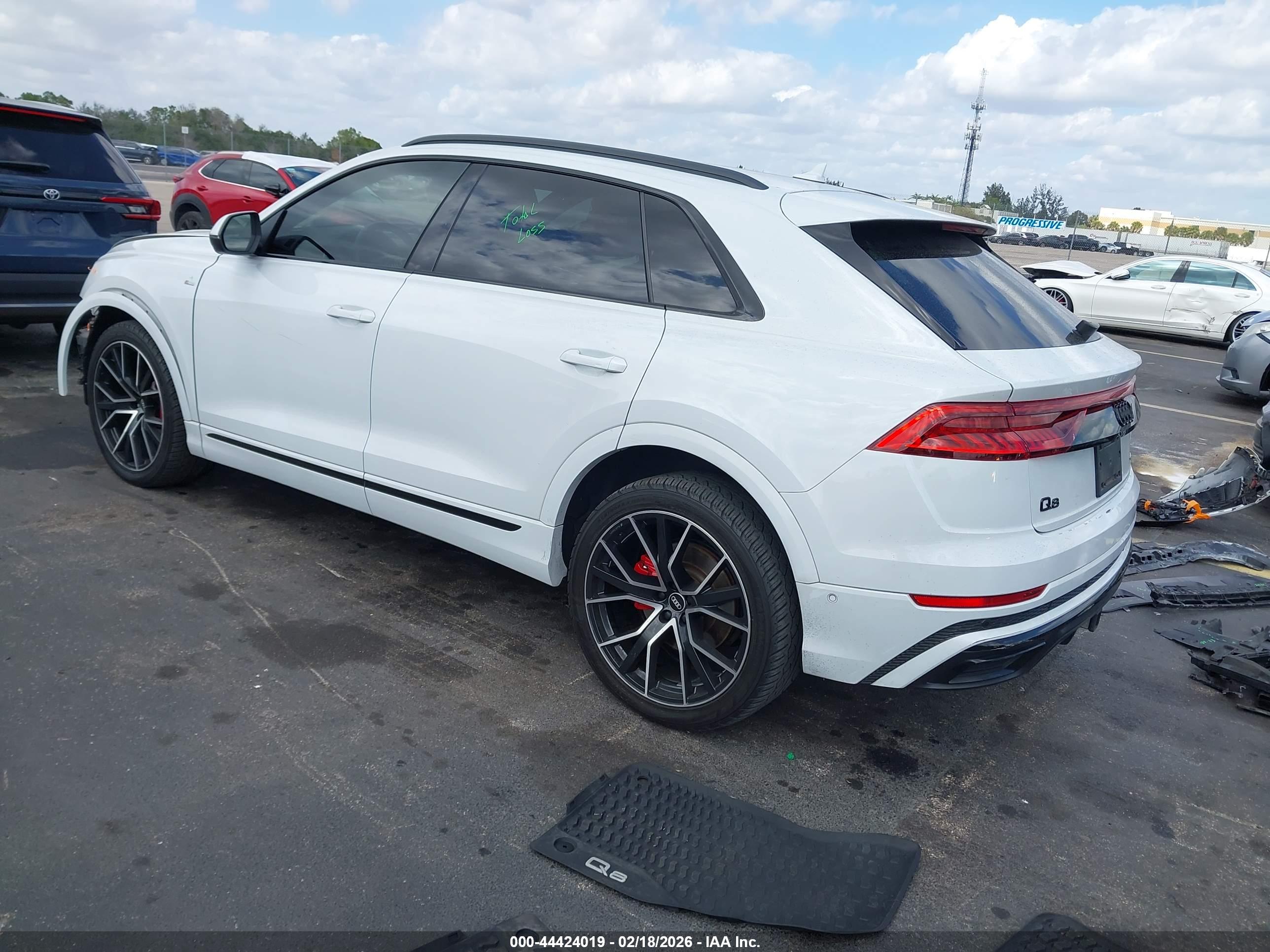 AUDI Q8 image 3