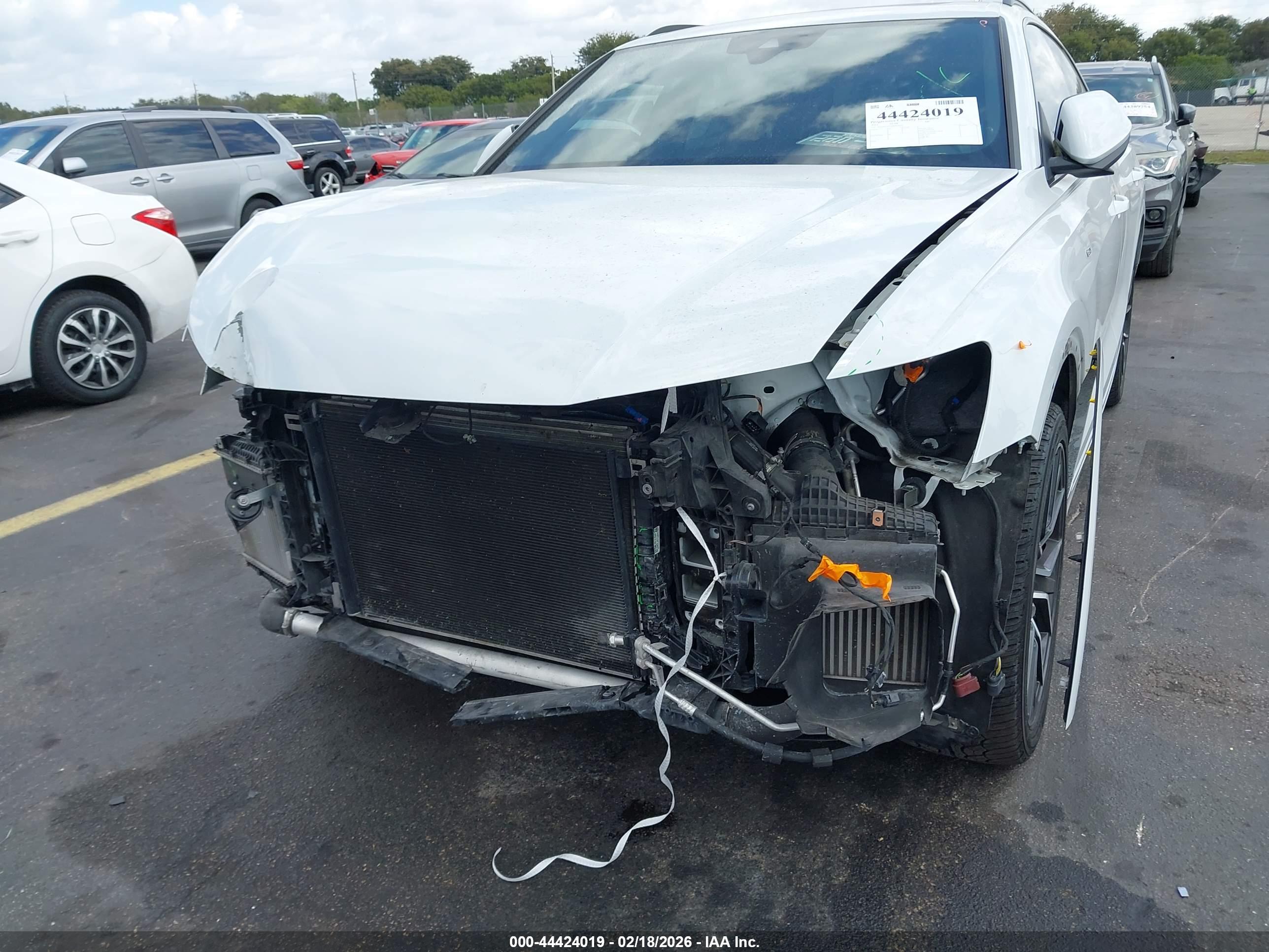 AUDI Q8 image 6