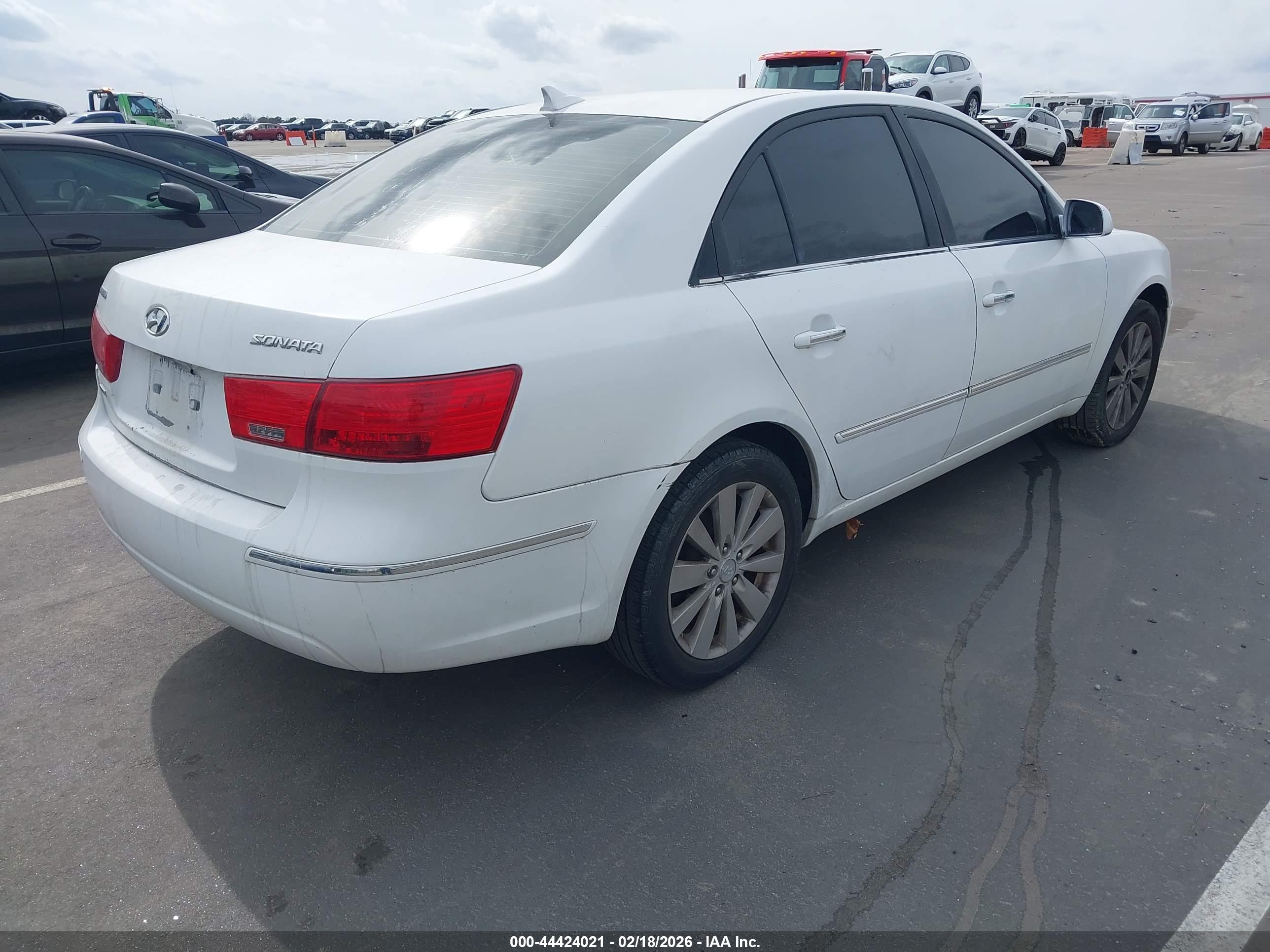 HYUNDAI SONATA image 4
