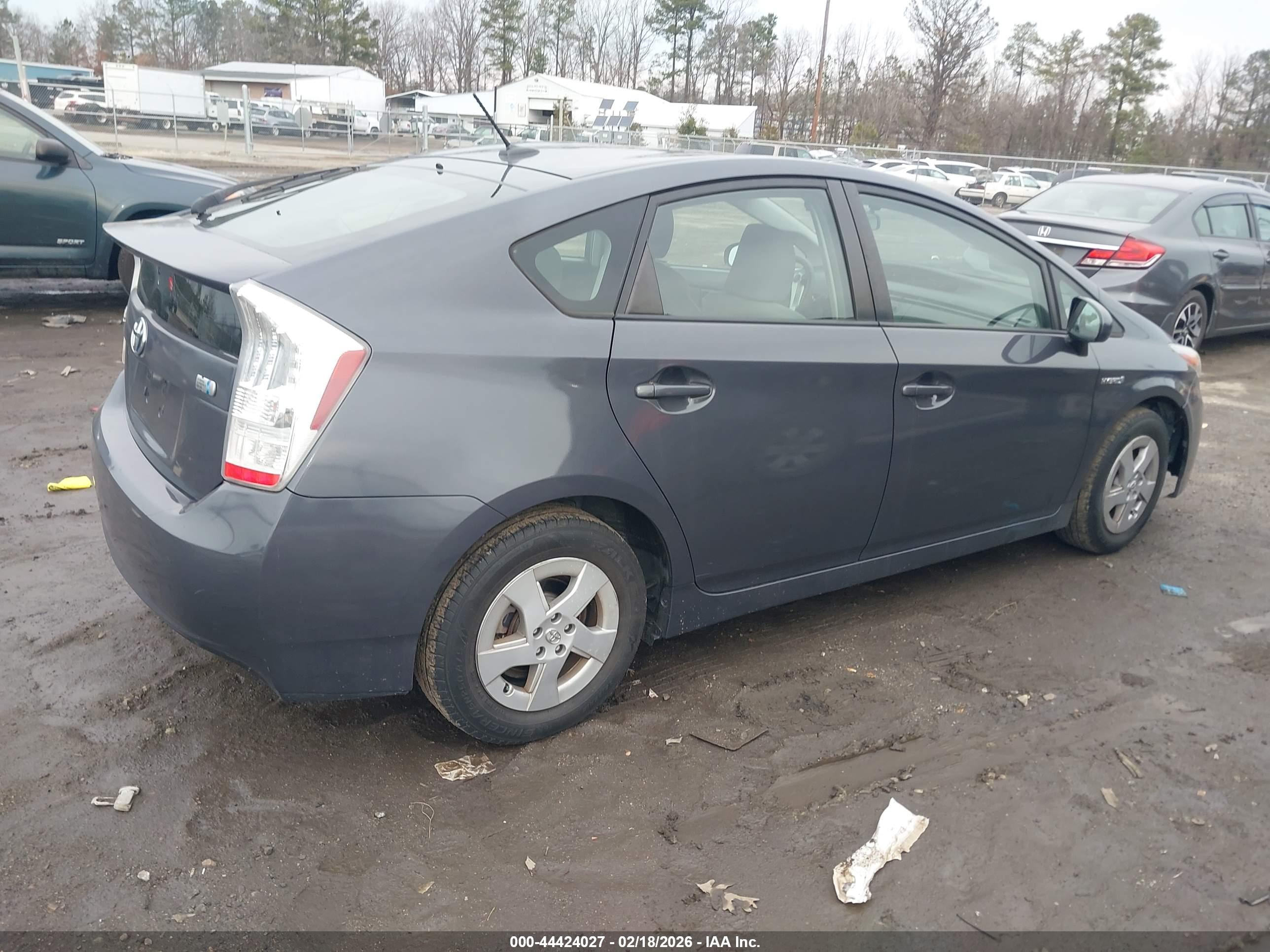 TOYOTA PRIUS image 4