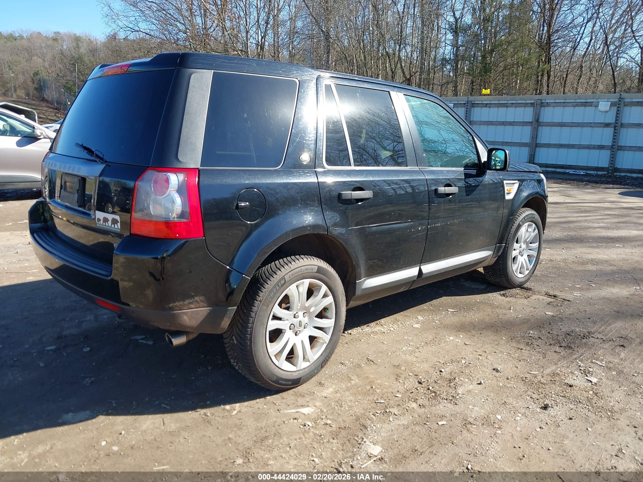 LAND ROVER image 4