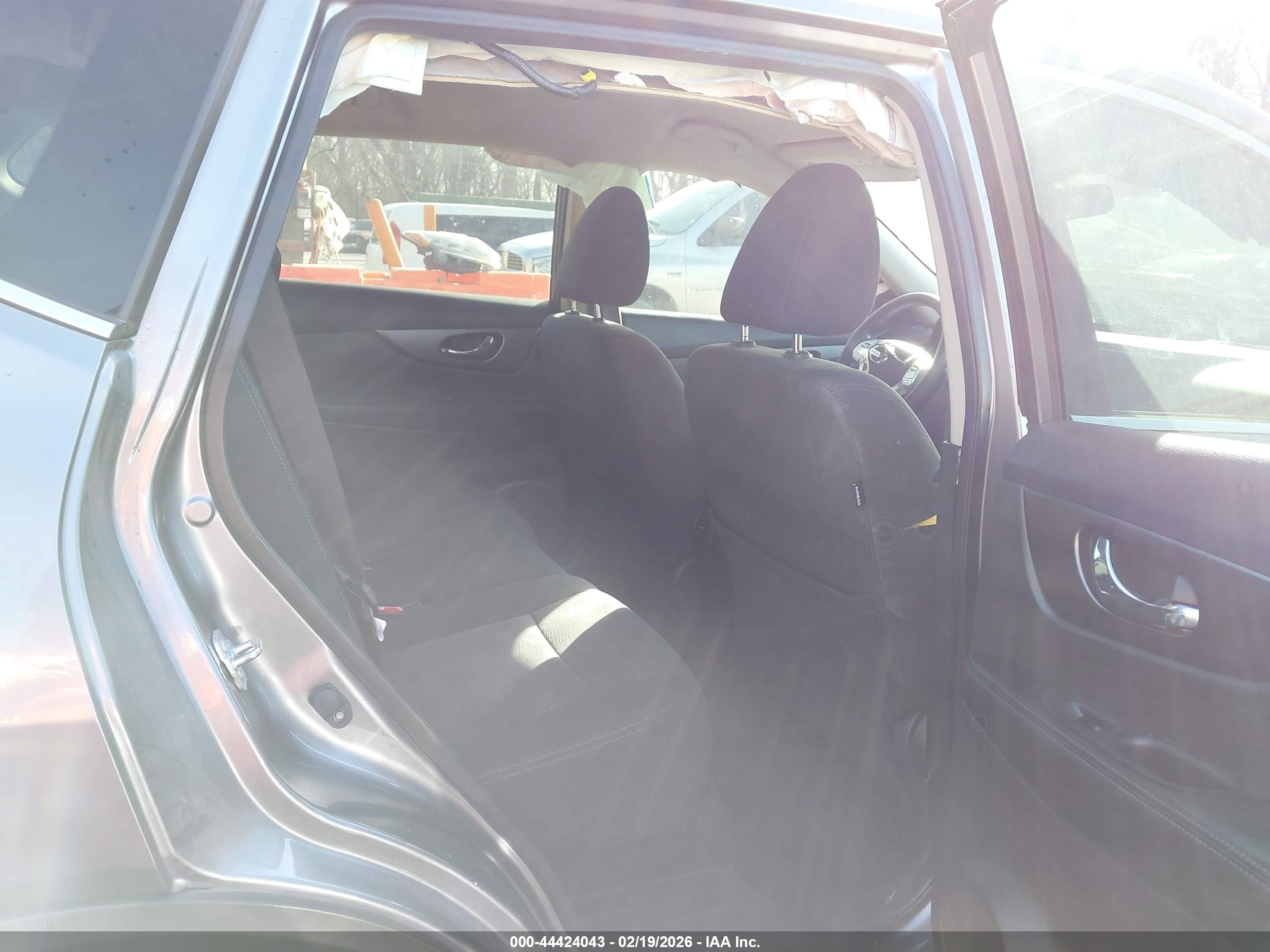 NISSAN ROGUE image 8