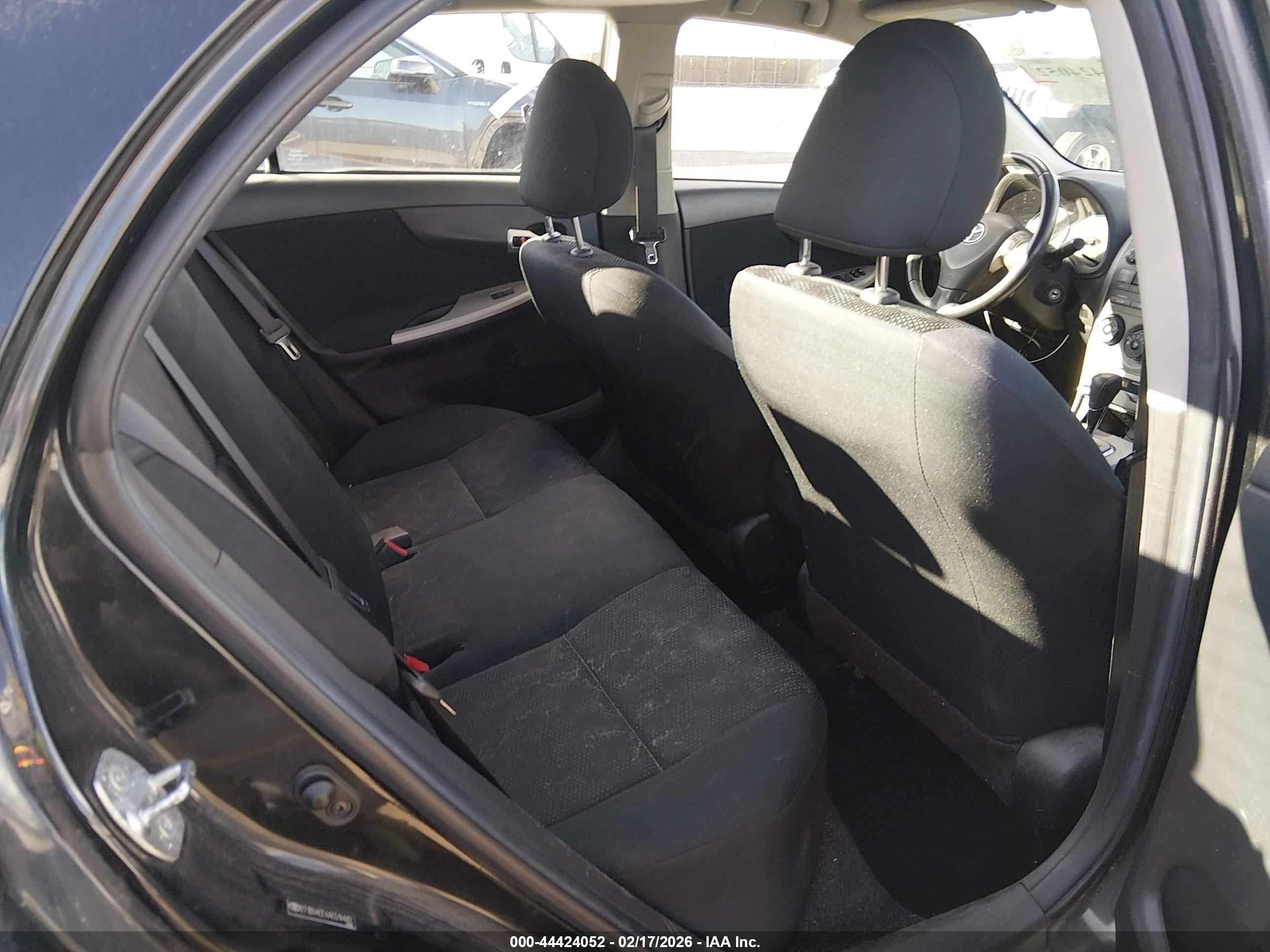 TOYOTA COROLLA image 8