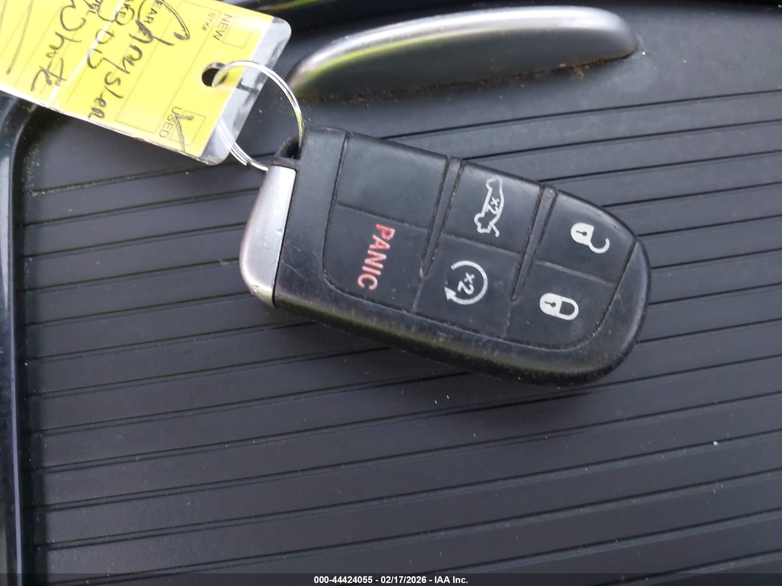 CHRYSLER 300 image 11