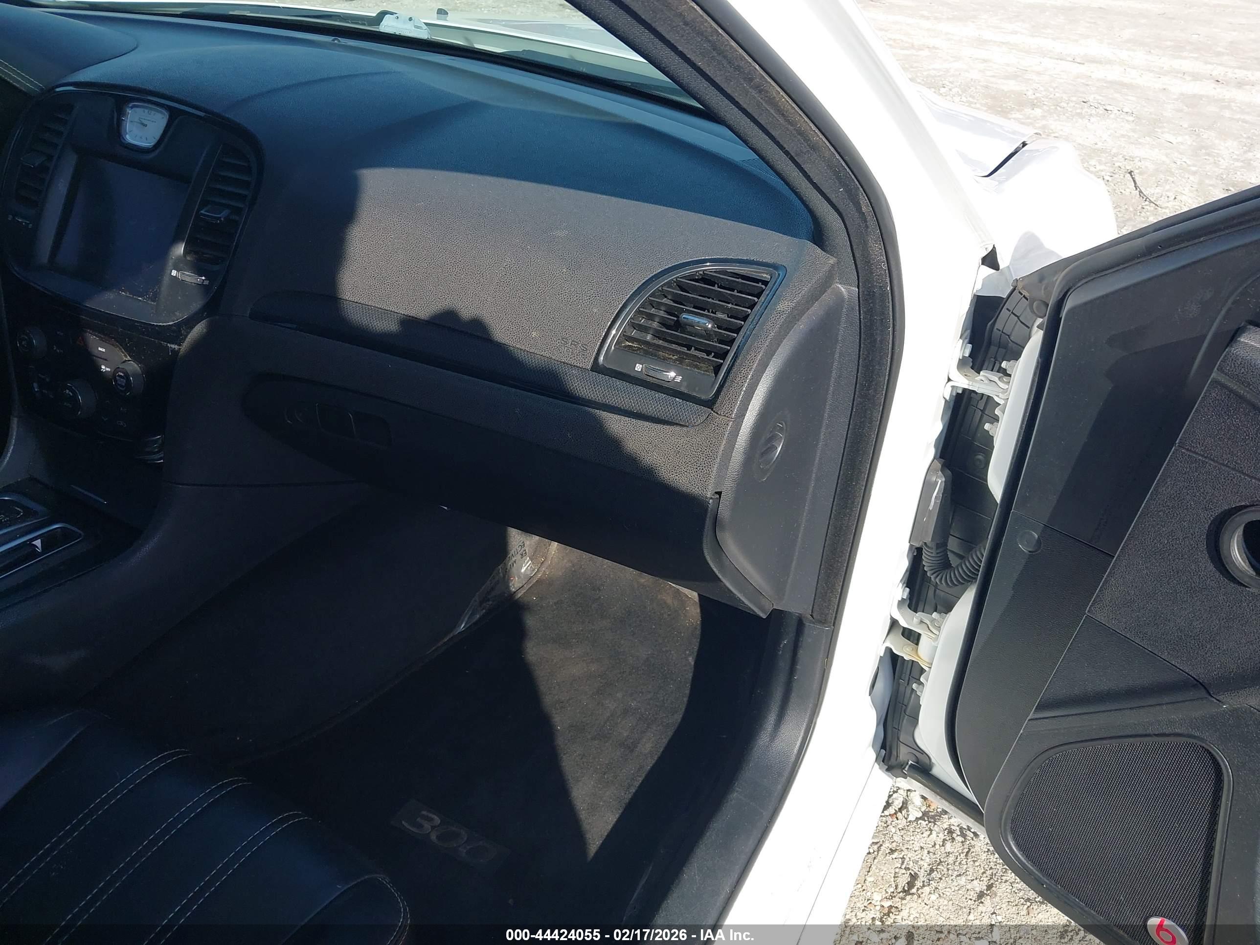 CHRYSLER 300 image 5