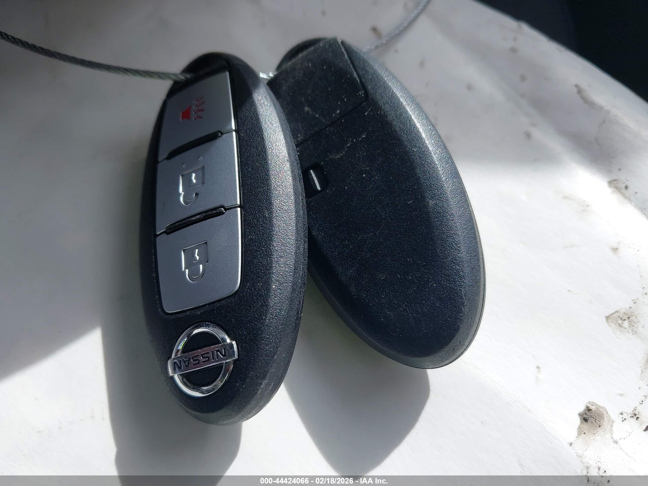 NISSAN ROGUE image 11