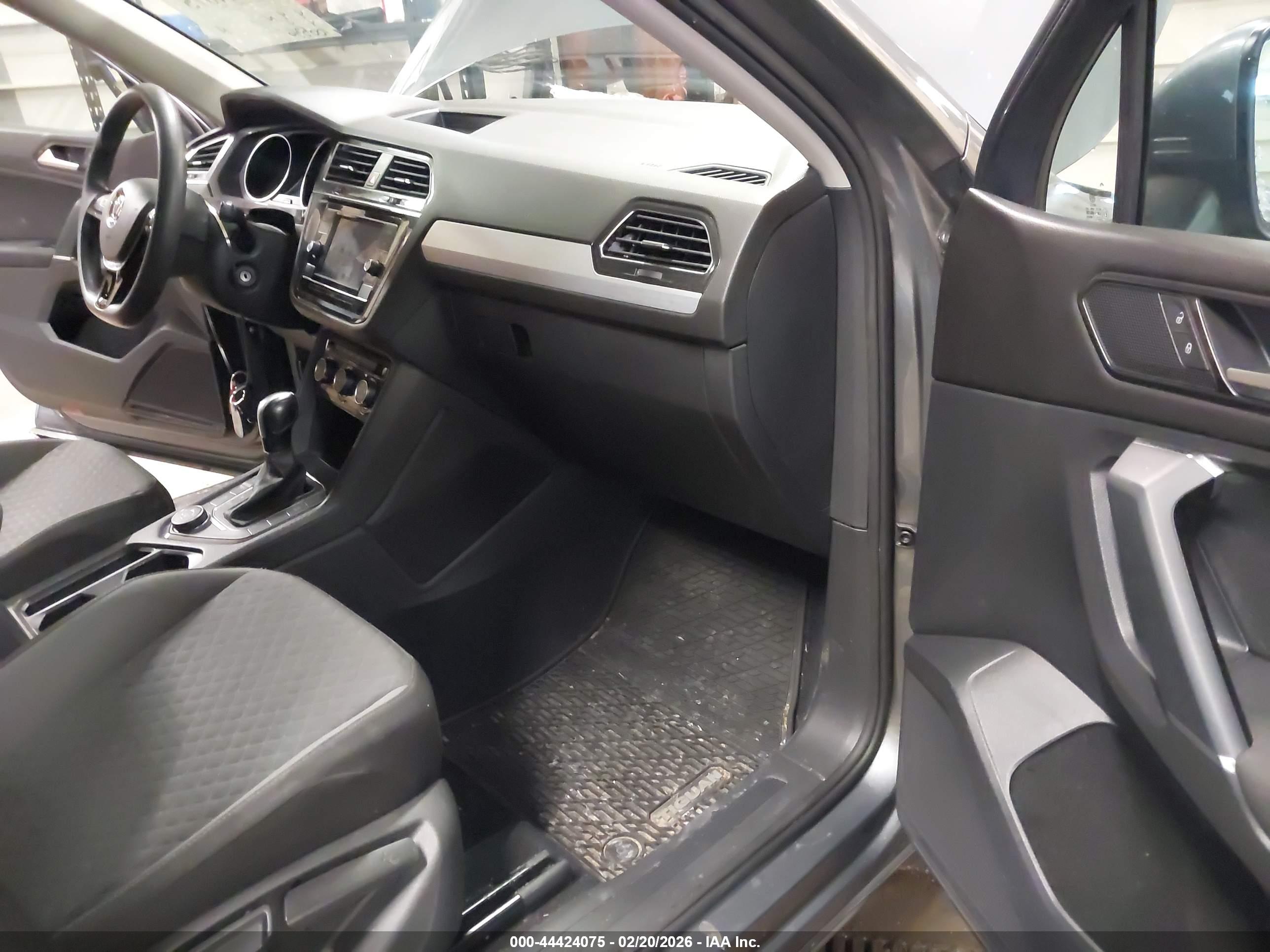 VOLKSWAGEN TIGUAN image 5