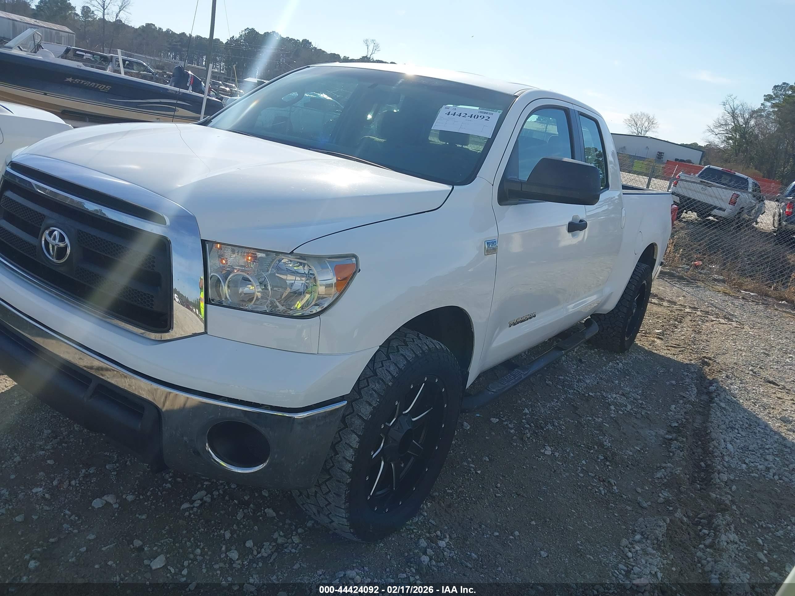 TOYOTA TUNDRA image 2