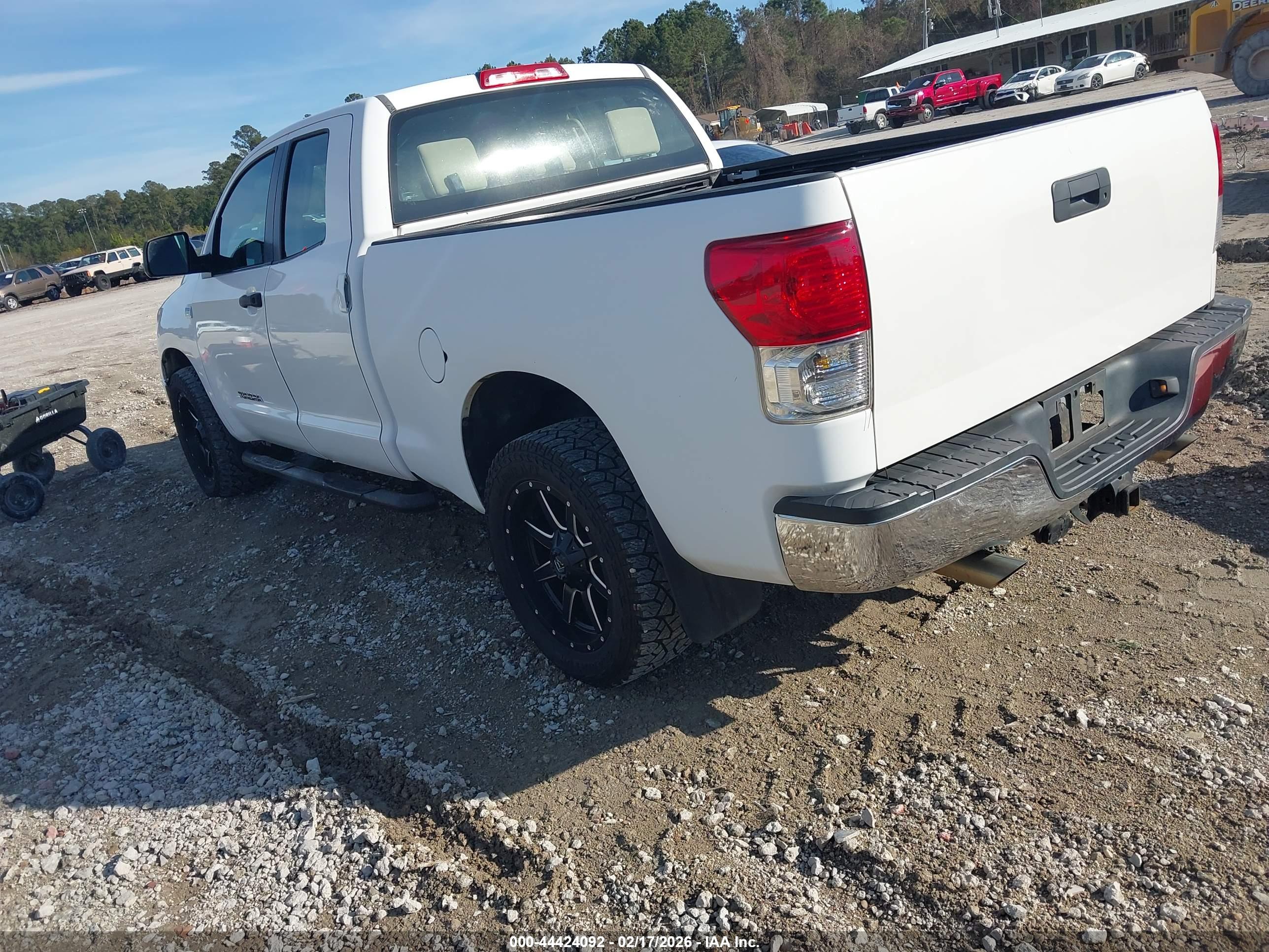 TOYOTA TUNDRA image 3