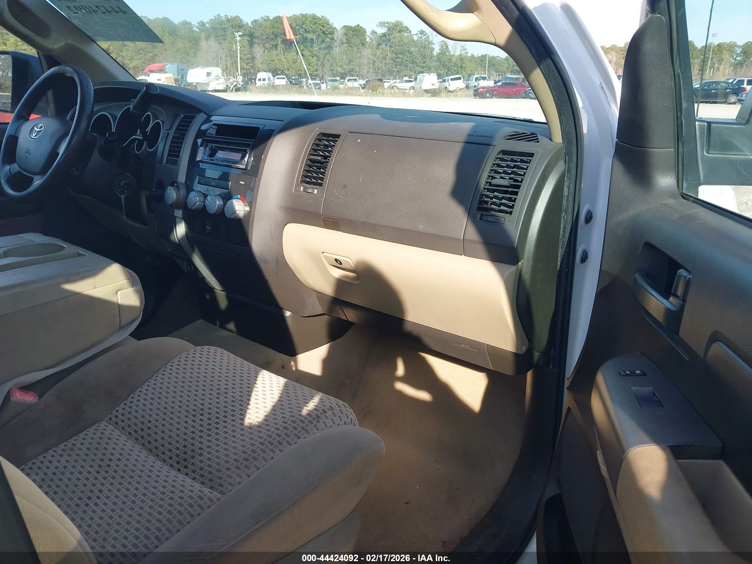 TOYOTA TUNDRA image 5