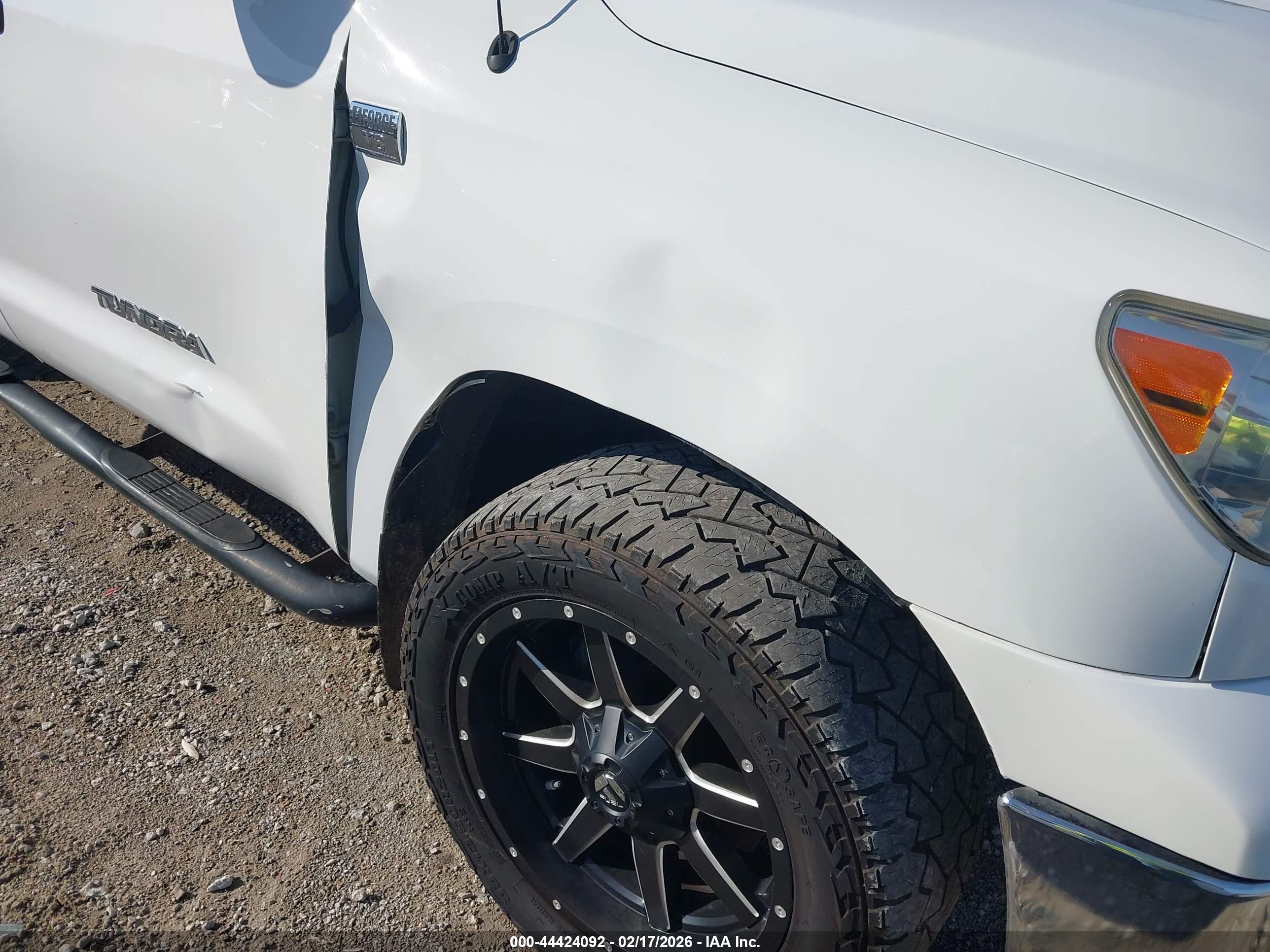TOYOTA TUNDRA image 6
