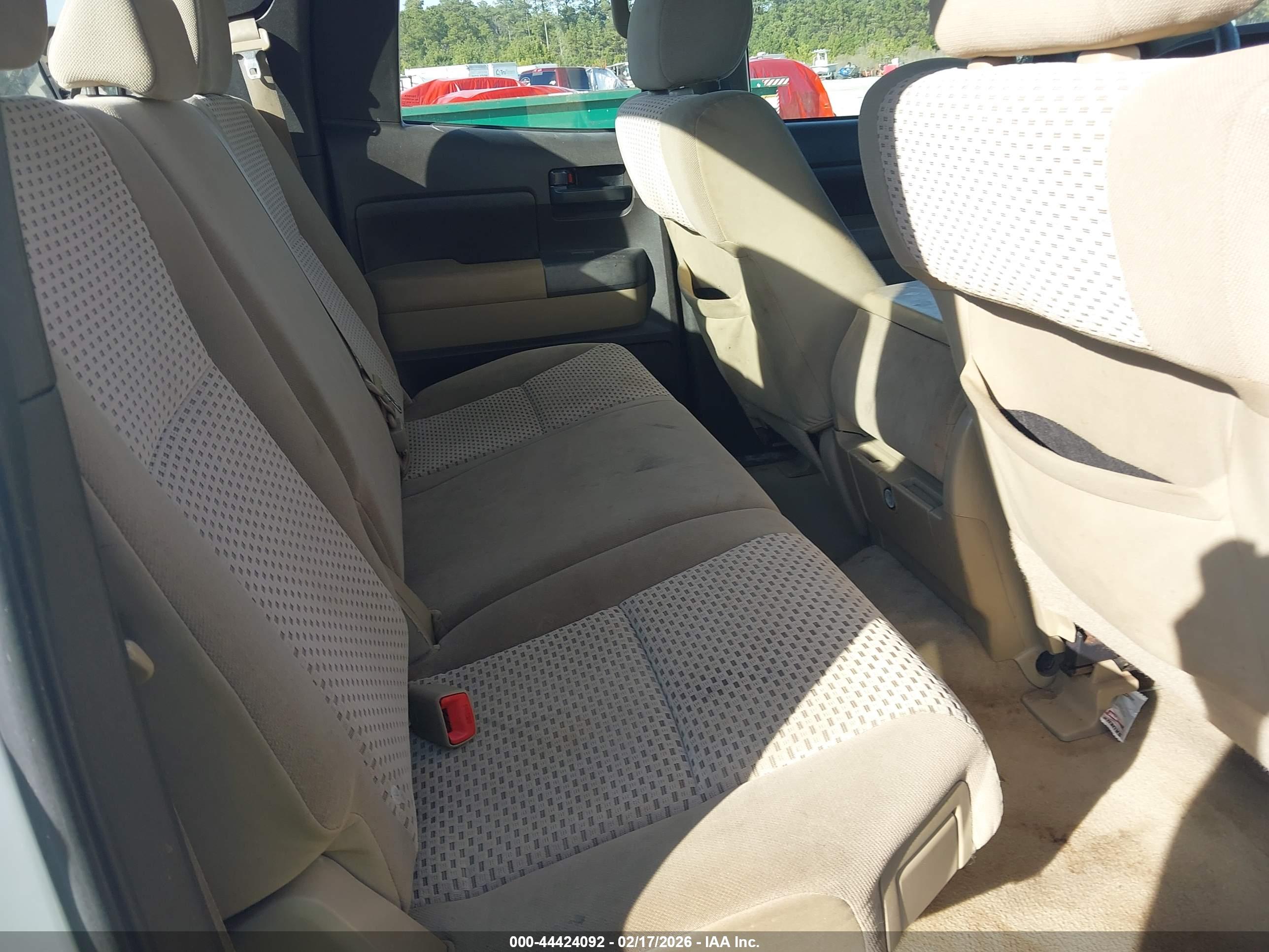 TOYOTA TUNDRA image 8