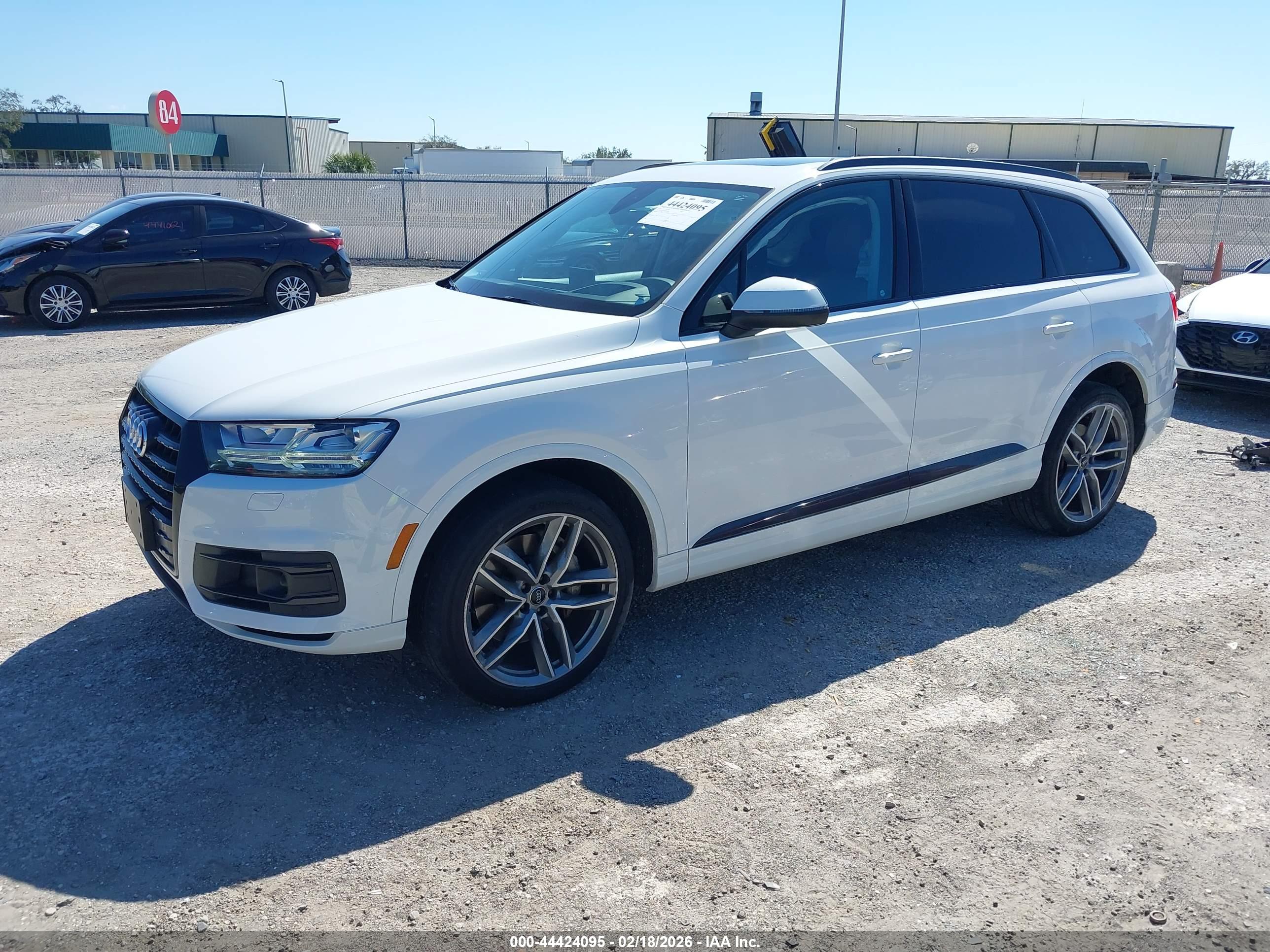 AUDI Q7 image 2