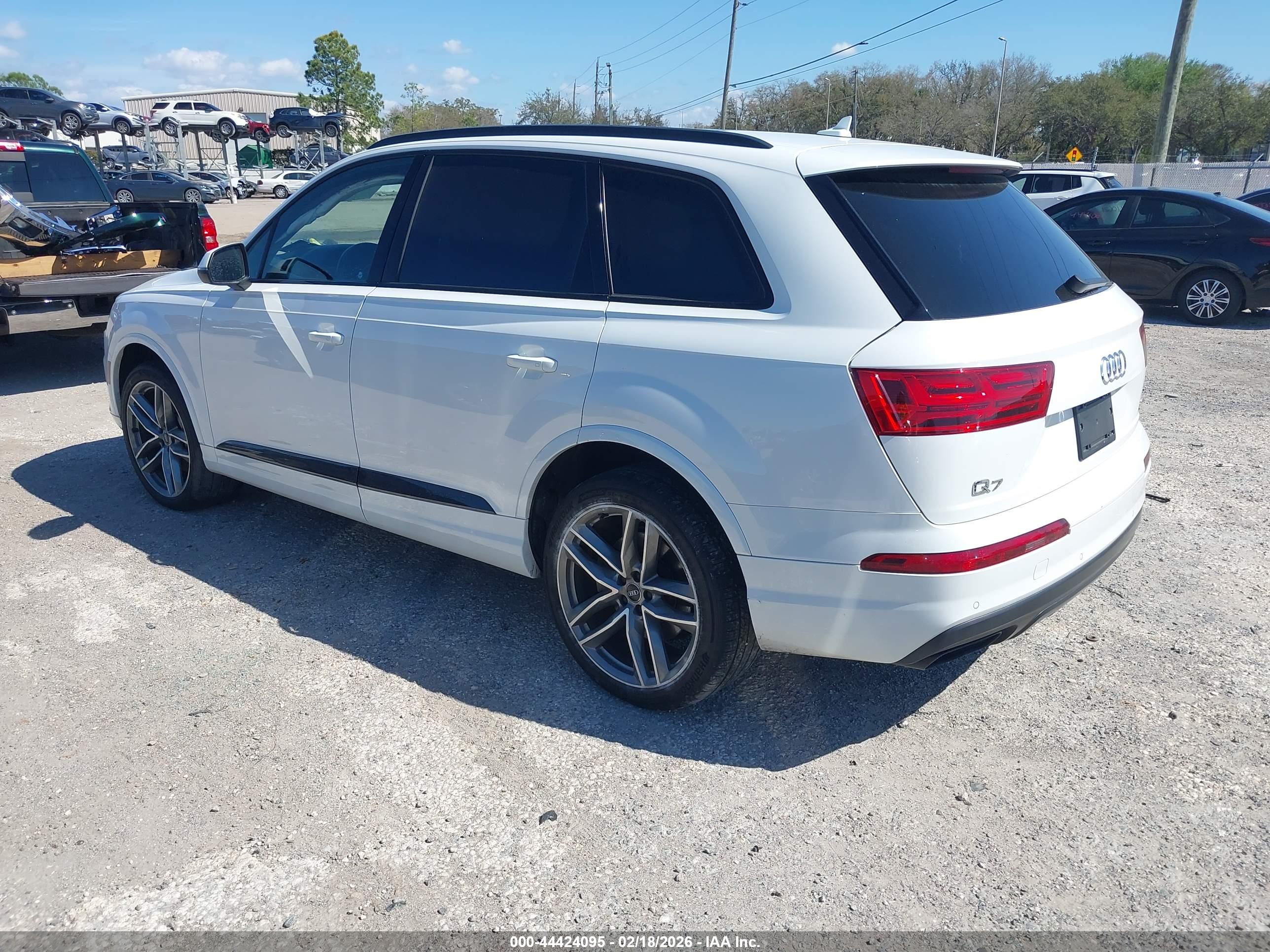 AUDI Q7 image 3