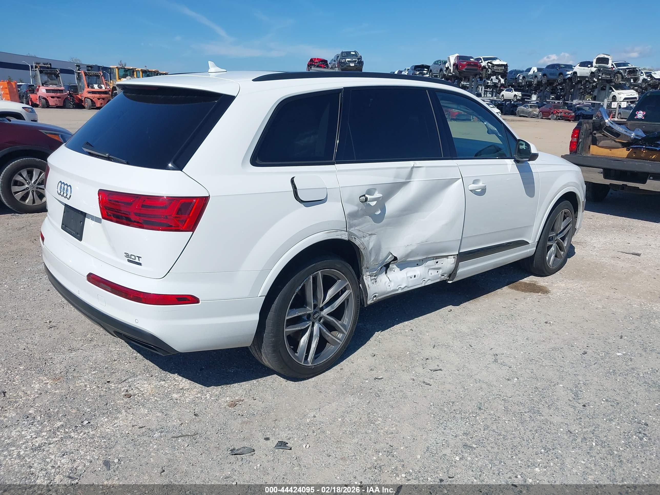 AUDI Q7 image 4