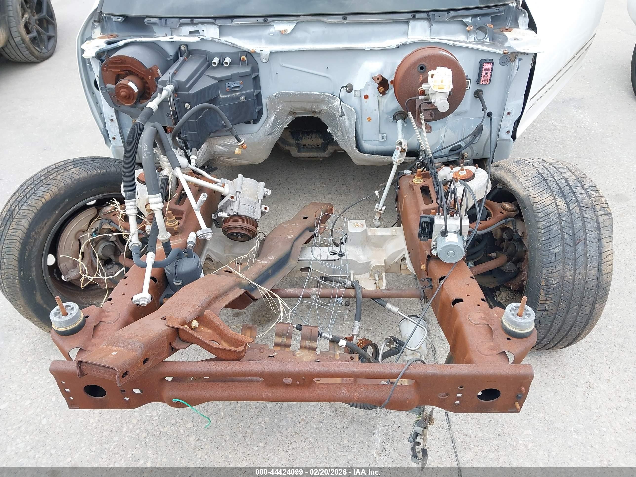 FORD CROWN image 10