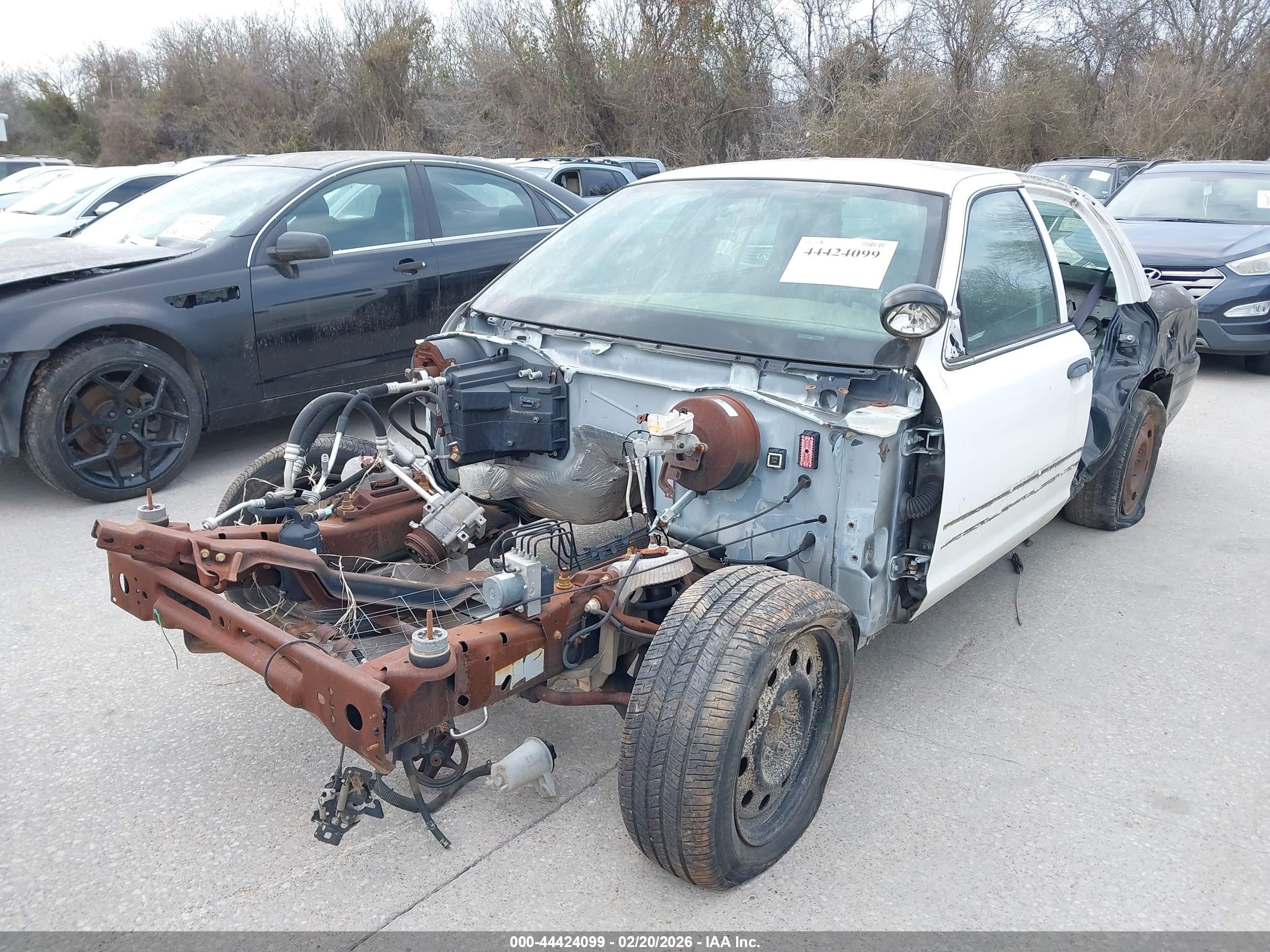 FORD CROWN image 2