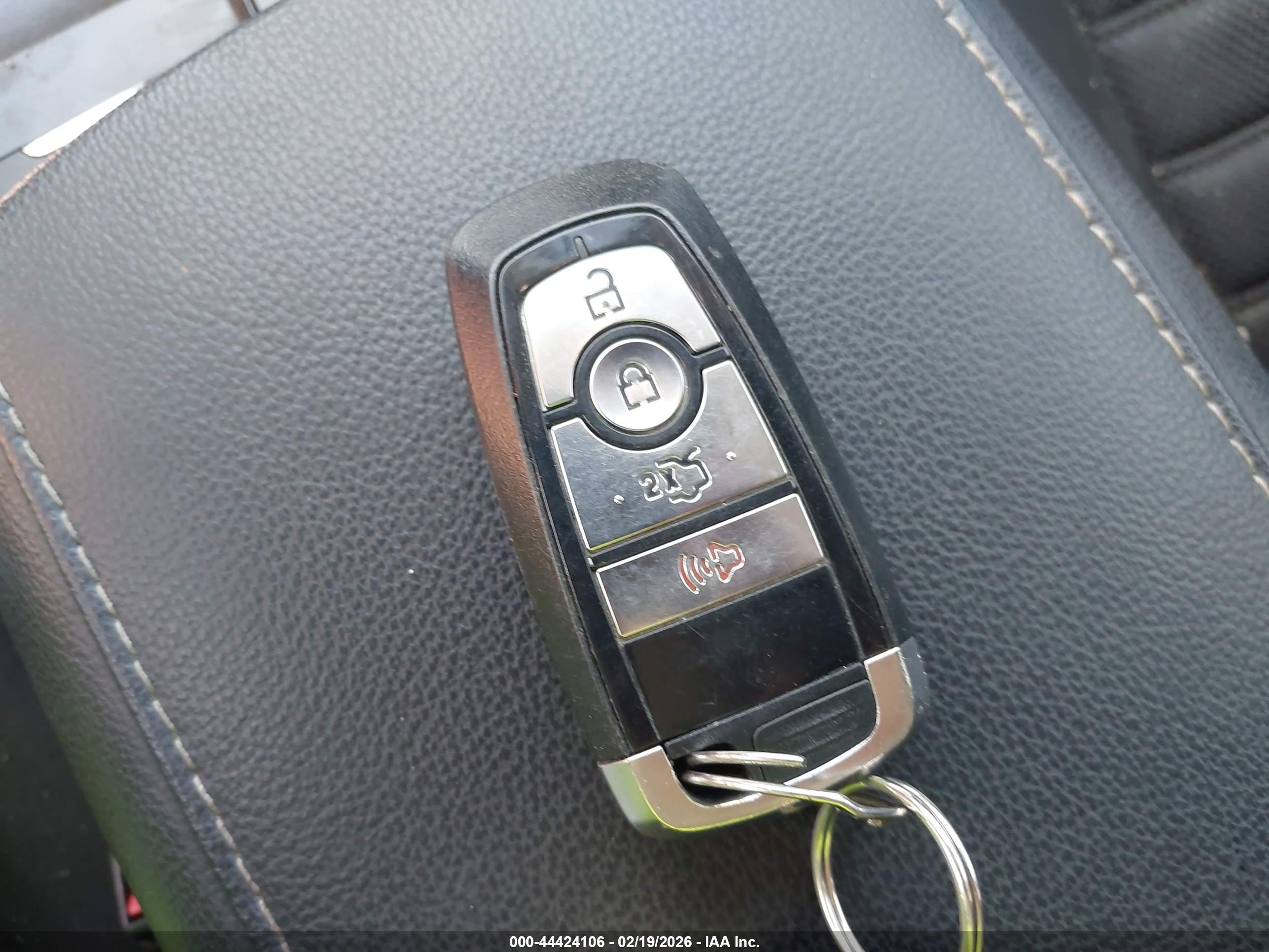 FORD FUSION image 11