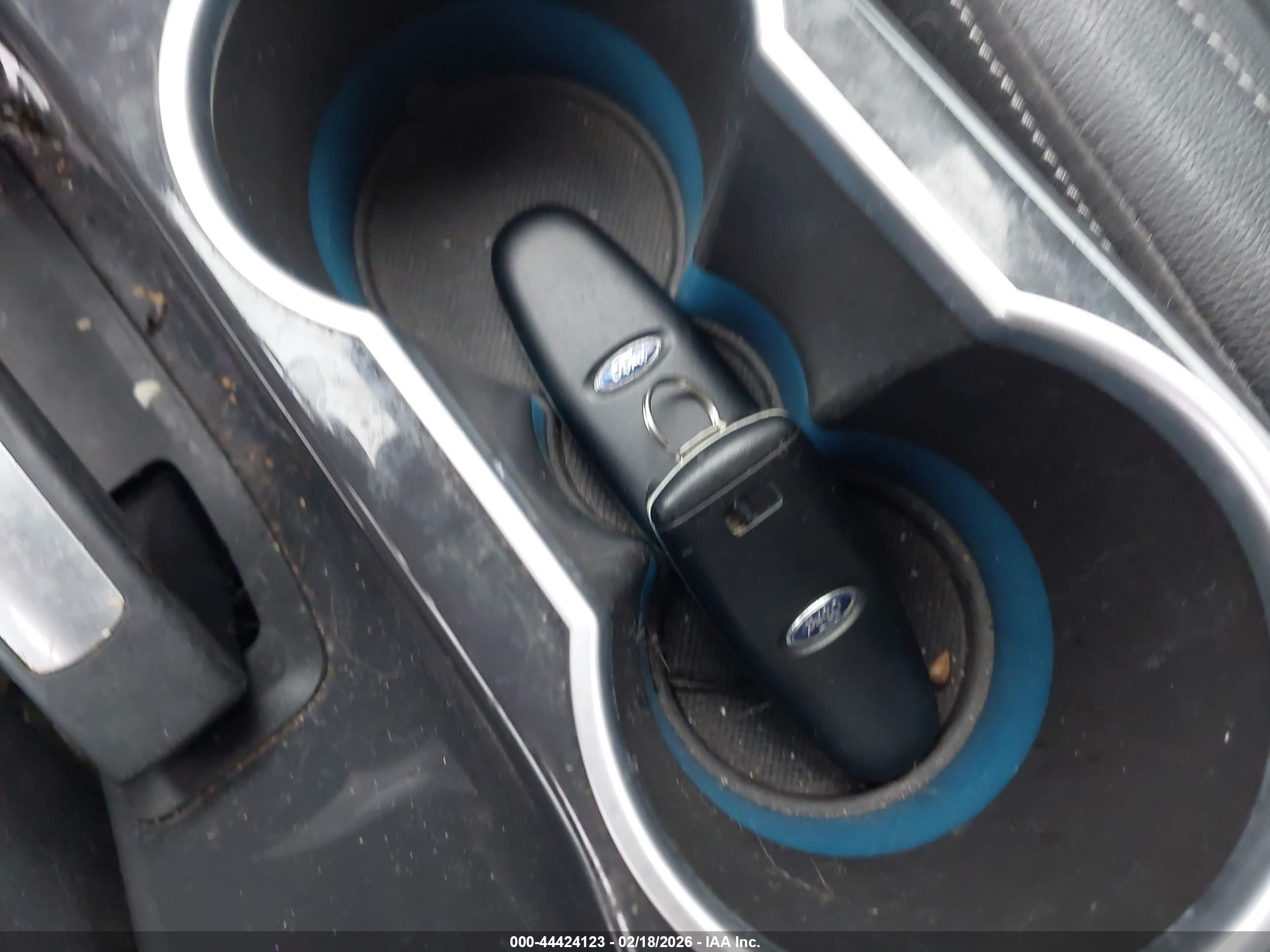 FORD ESCAPE image 11