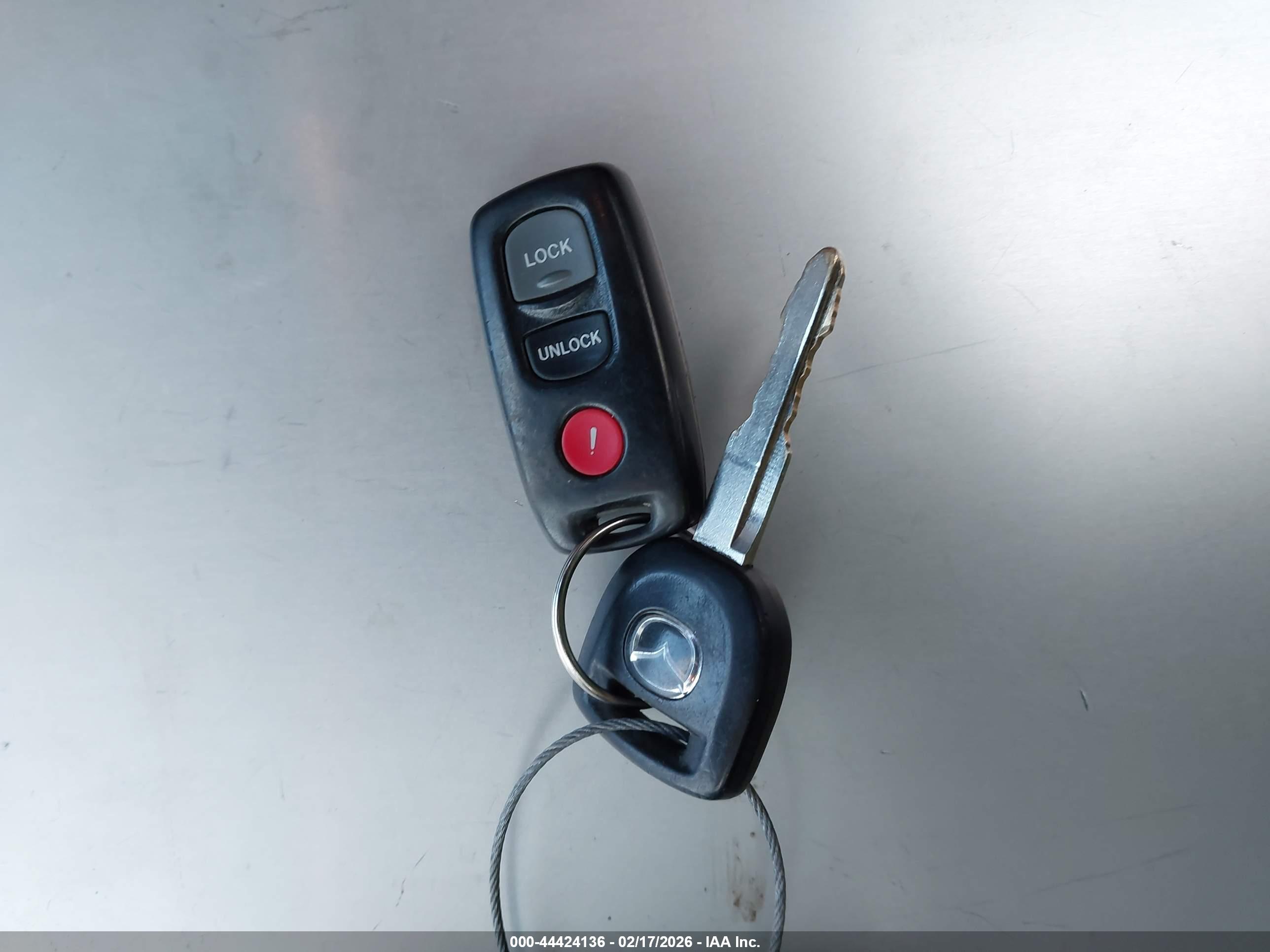 MAZDA 3 image 11