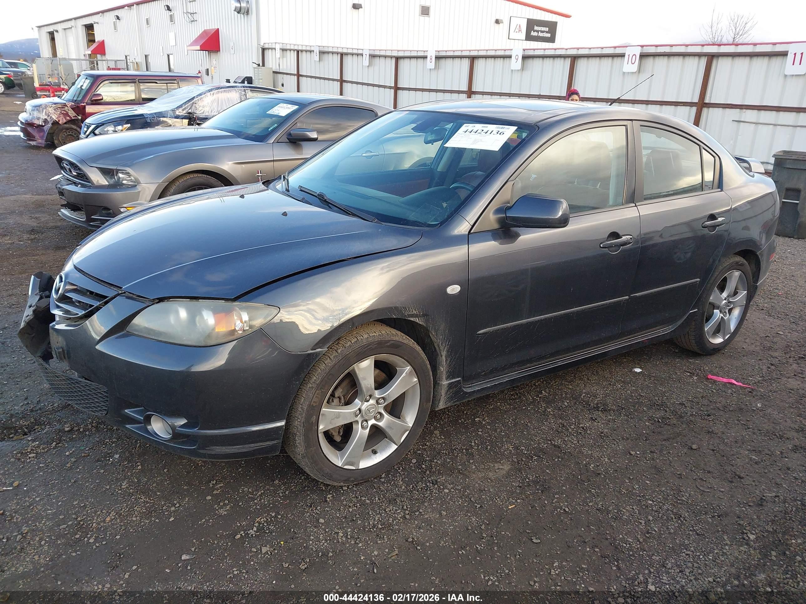 MAZDA 3 image 2